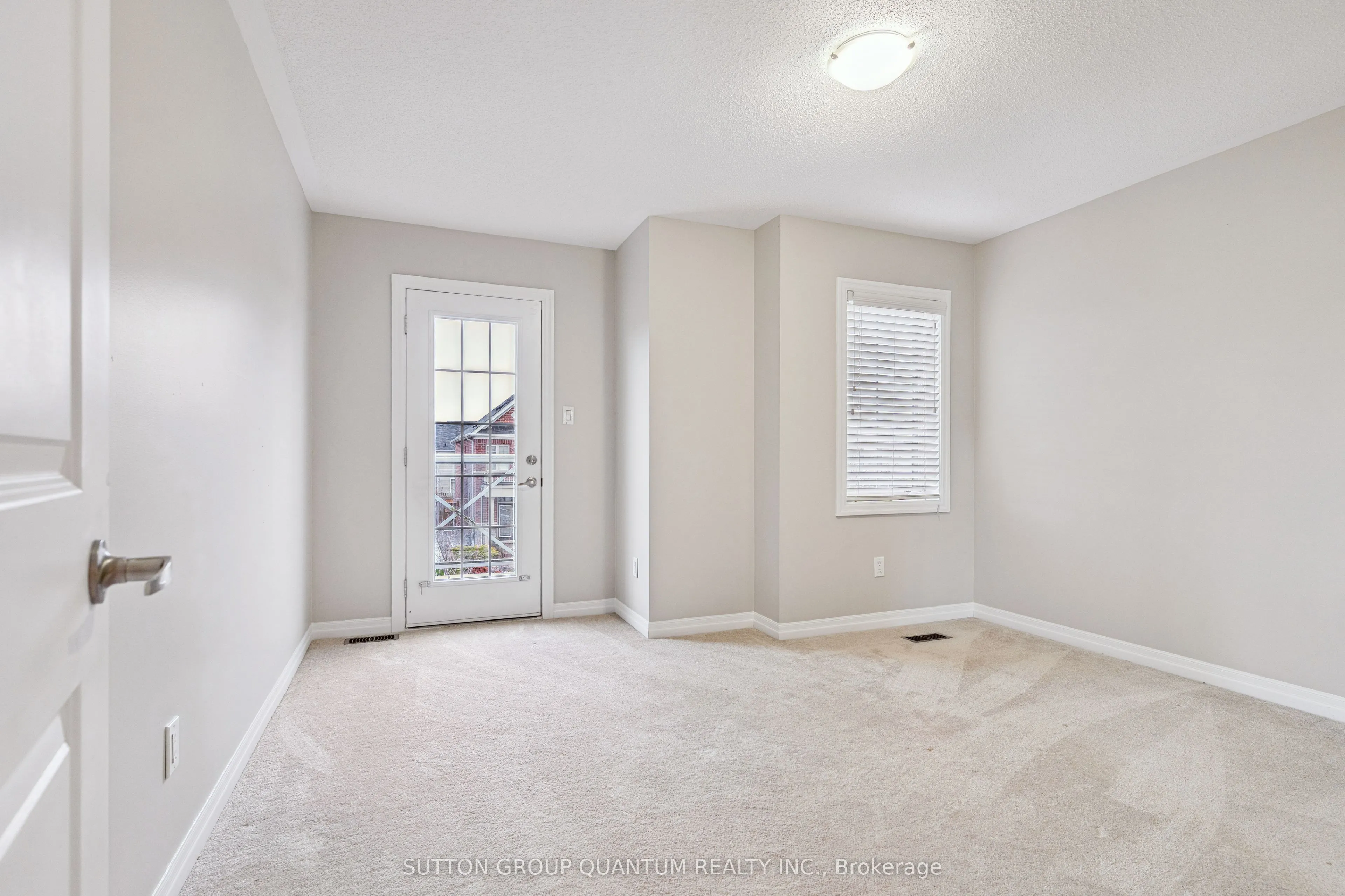 86 Angela Crescent