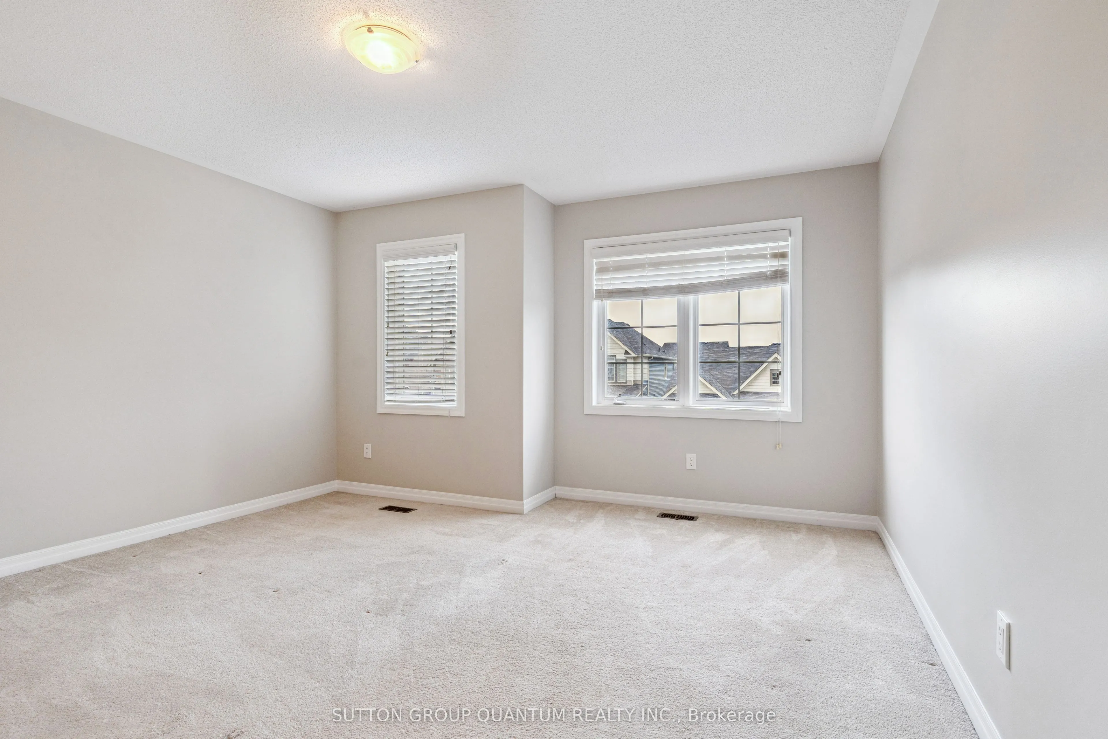 86 Angela Crescent