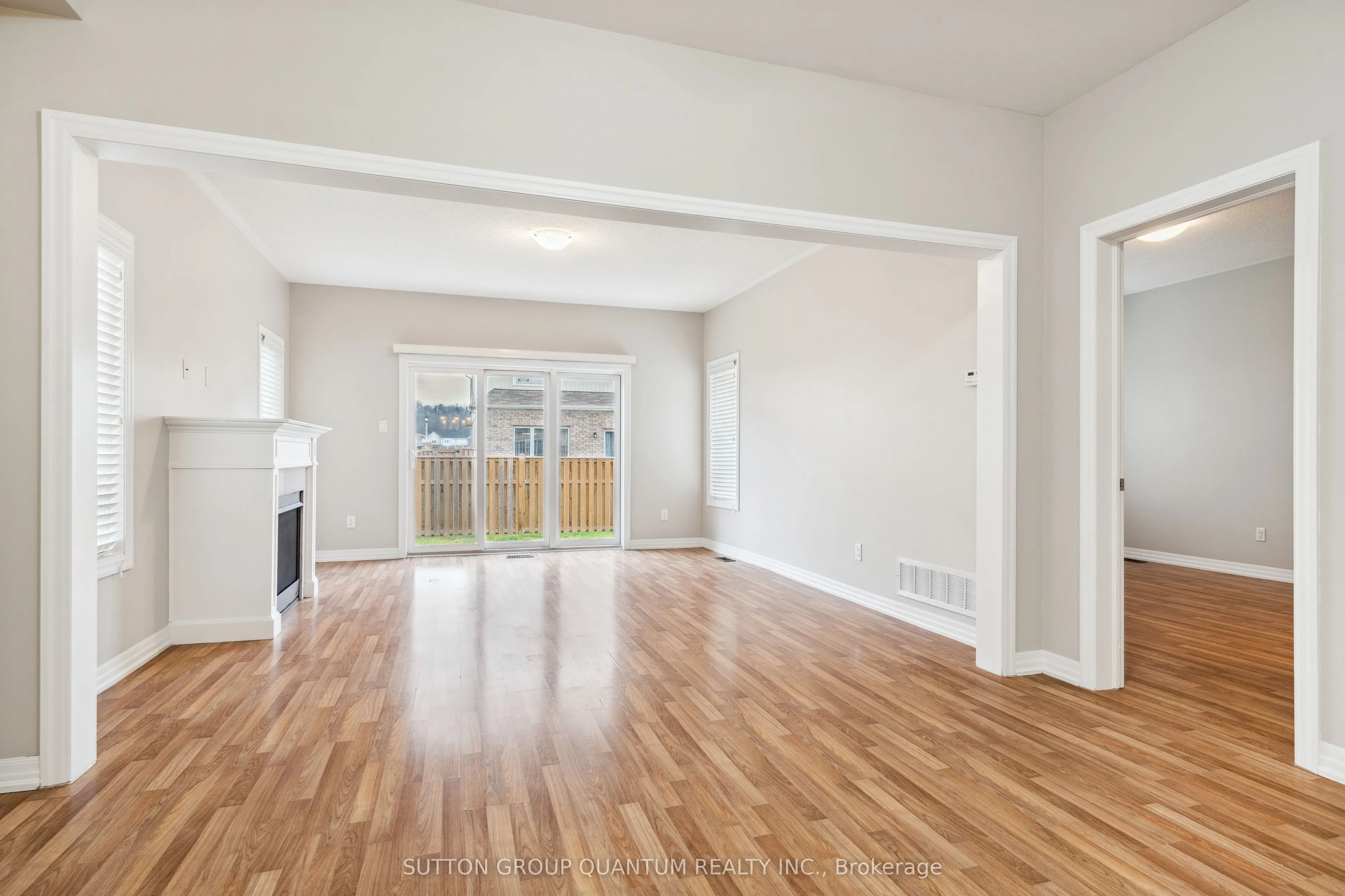 86 Angela Crescent