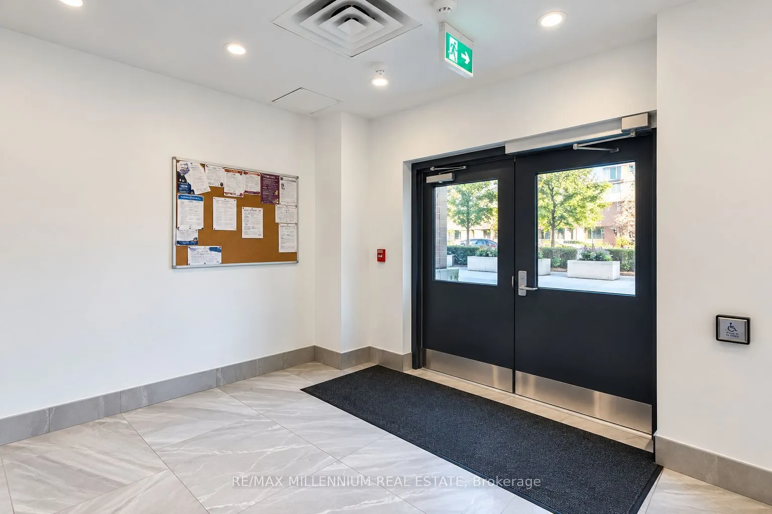 1 Wellington Street #307