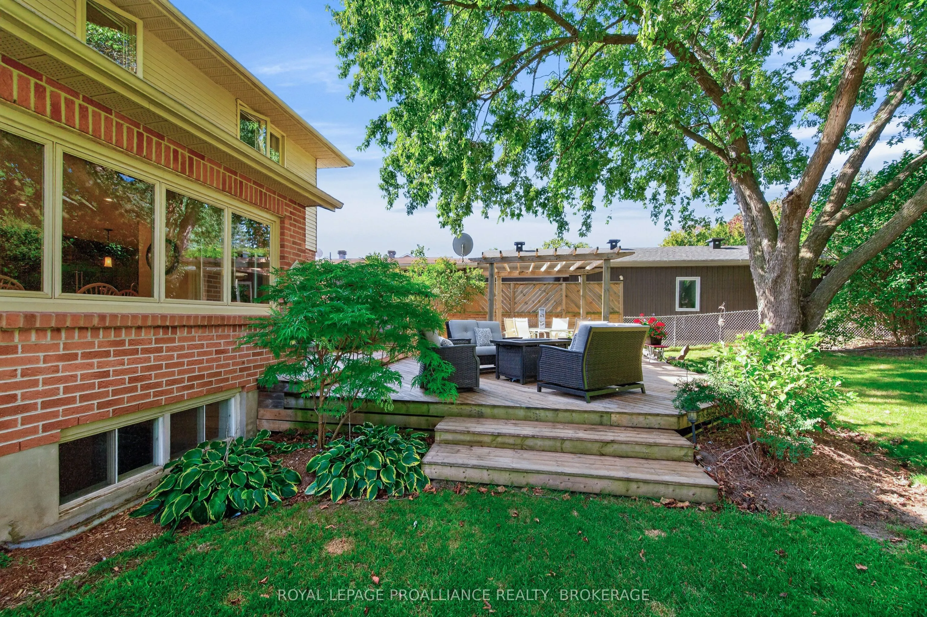 640 Braeside Crescent