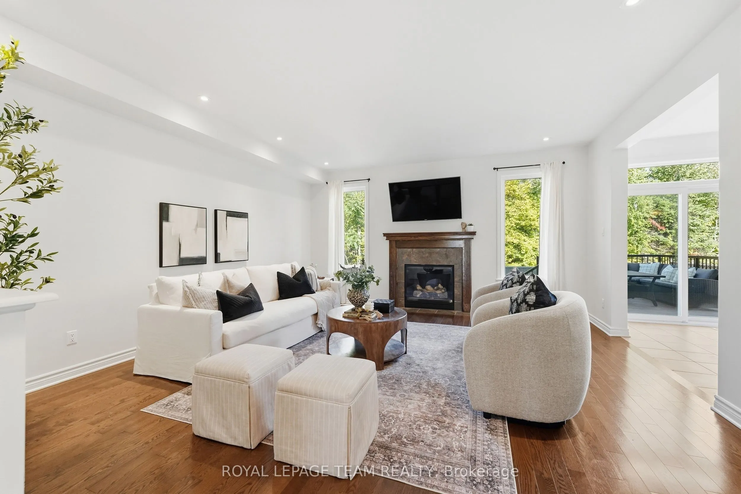 708 Eagle Crest Heights