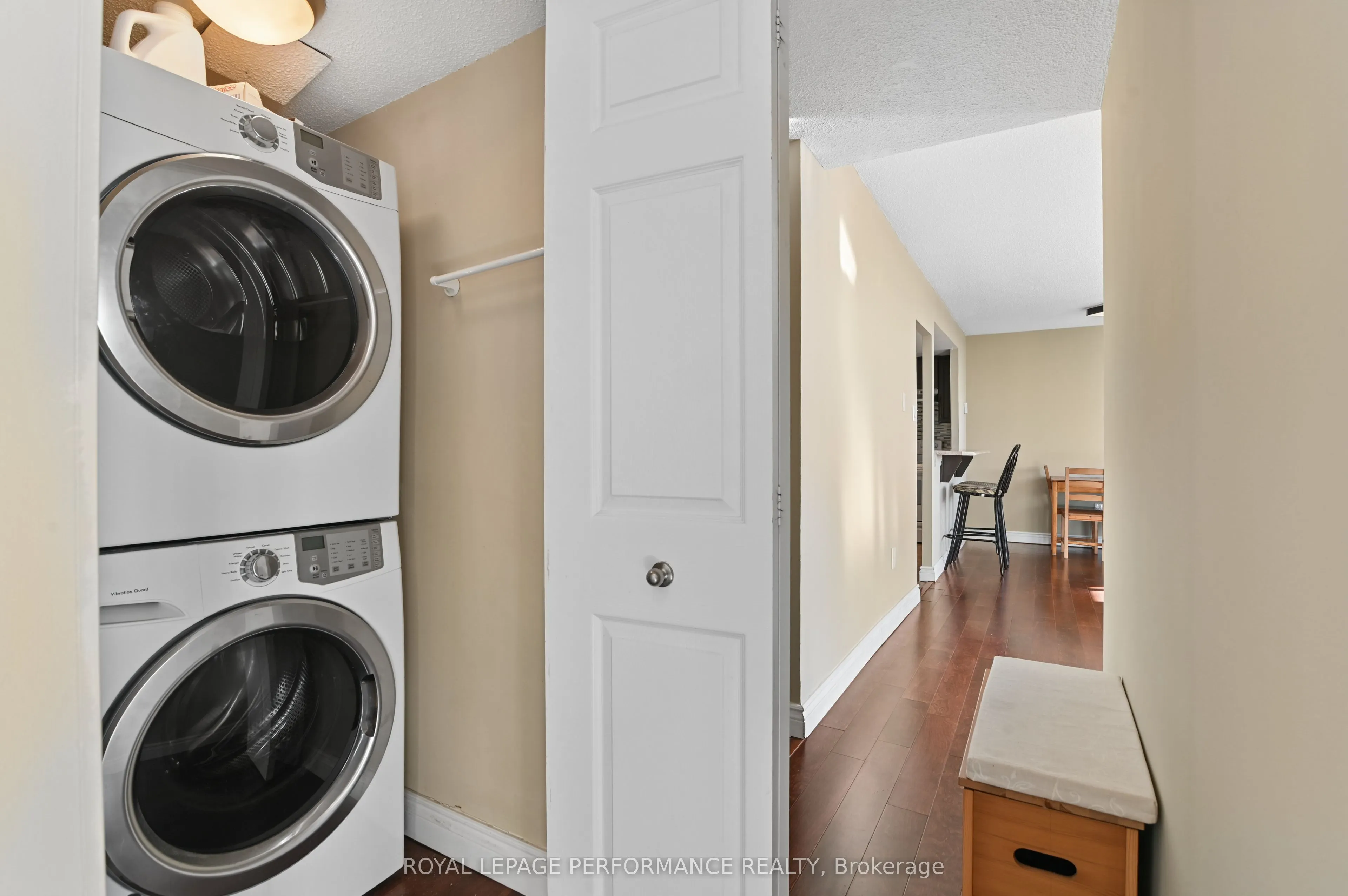 530 Laurier Avenue W #2006