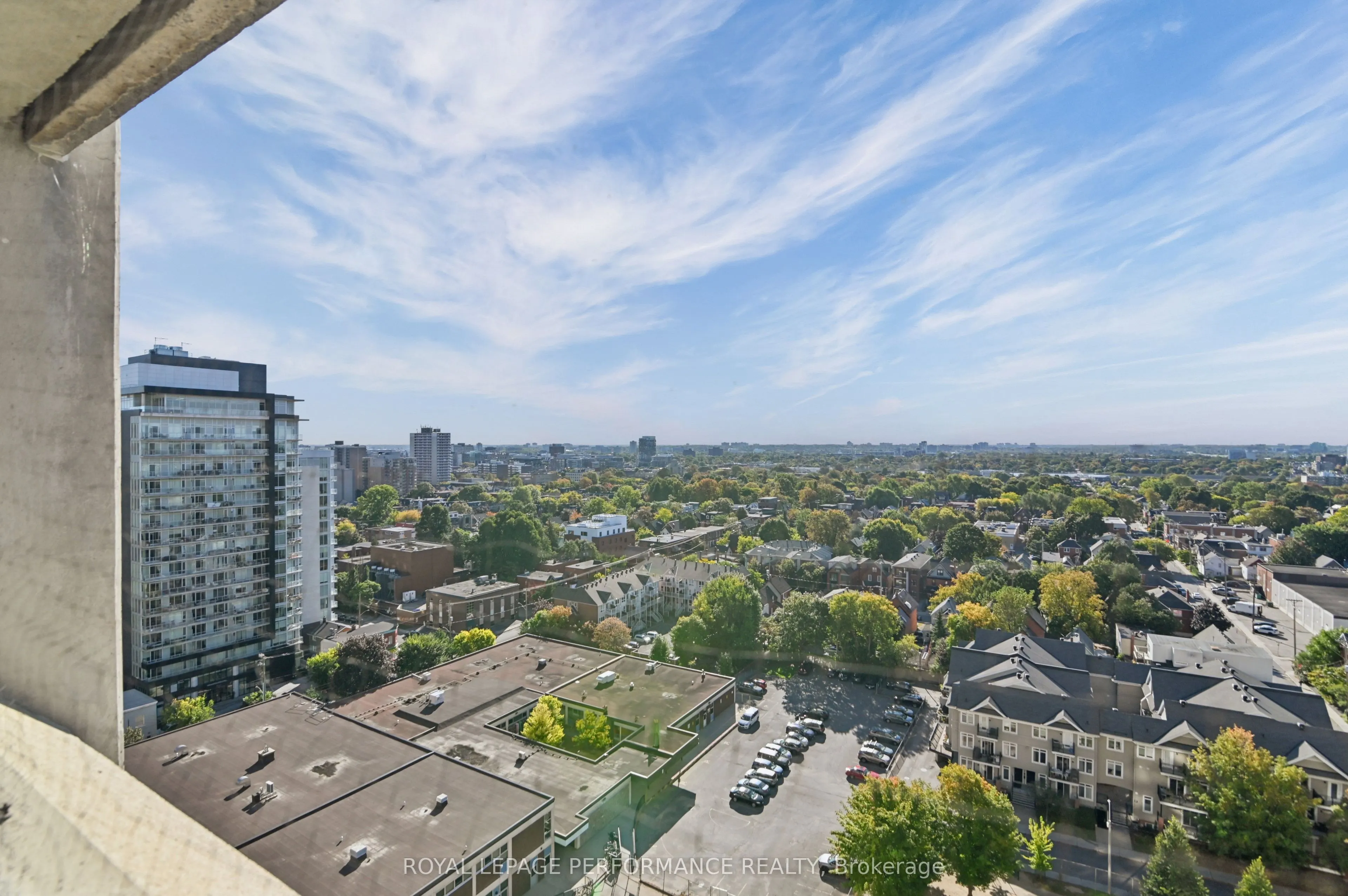 530 Laurier Avenue W #2006