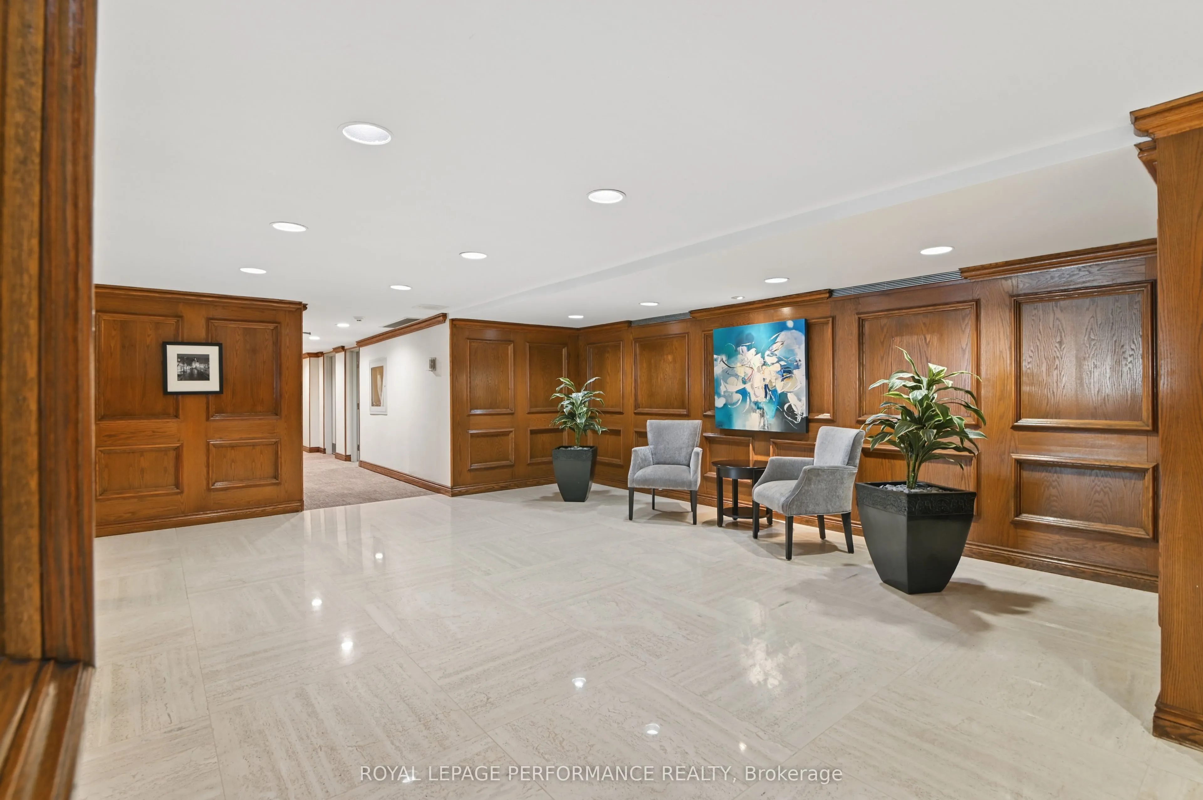 530 Laurier Avenue W #2006
