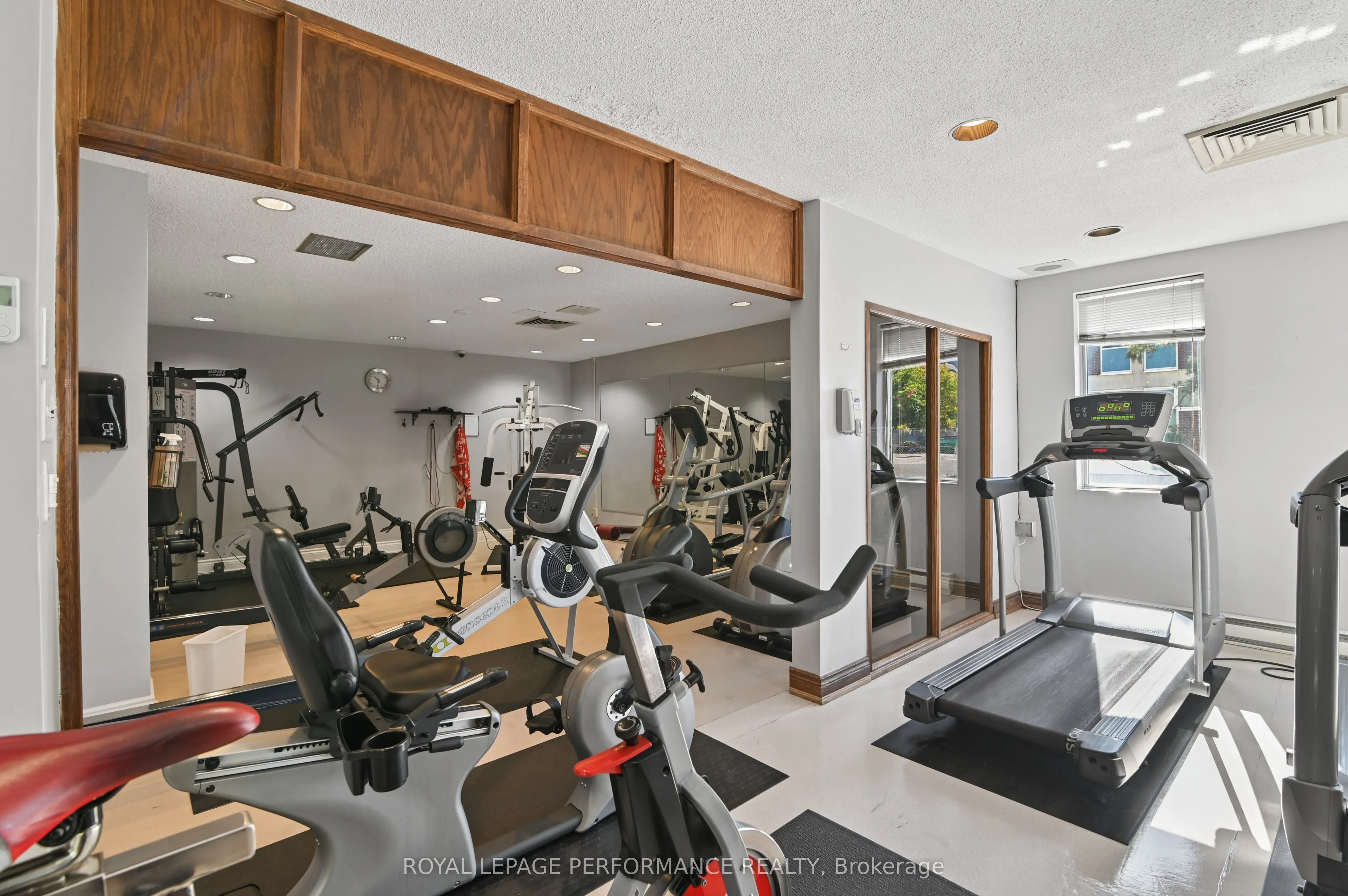 530 Laurier Avenue W #2006