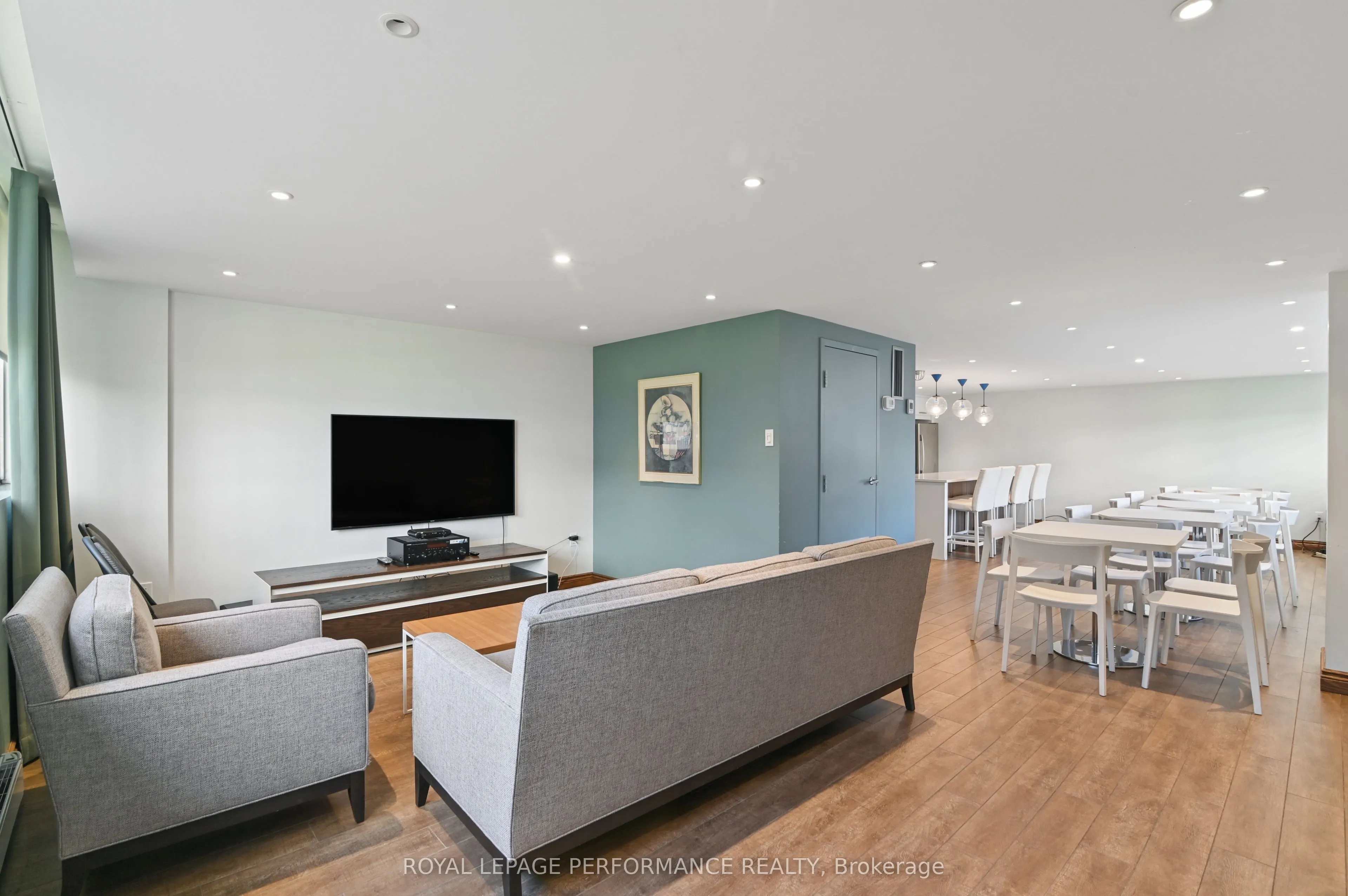 530 Laurier Avenue W #2006