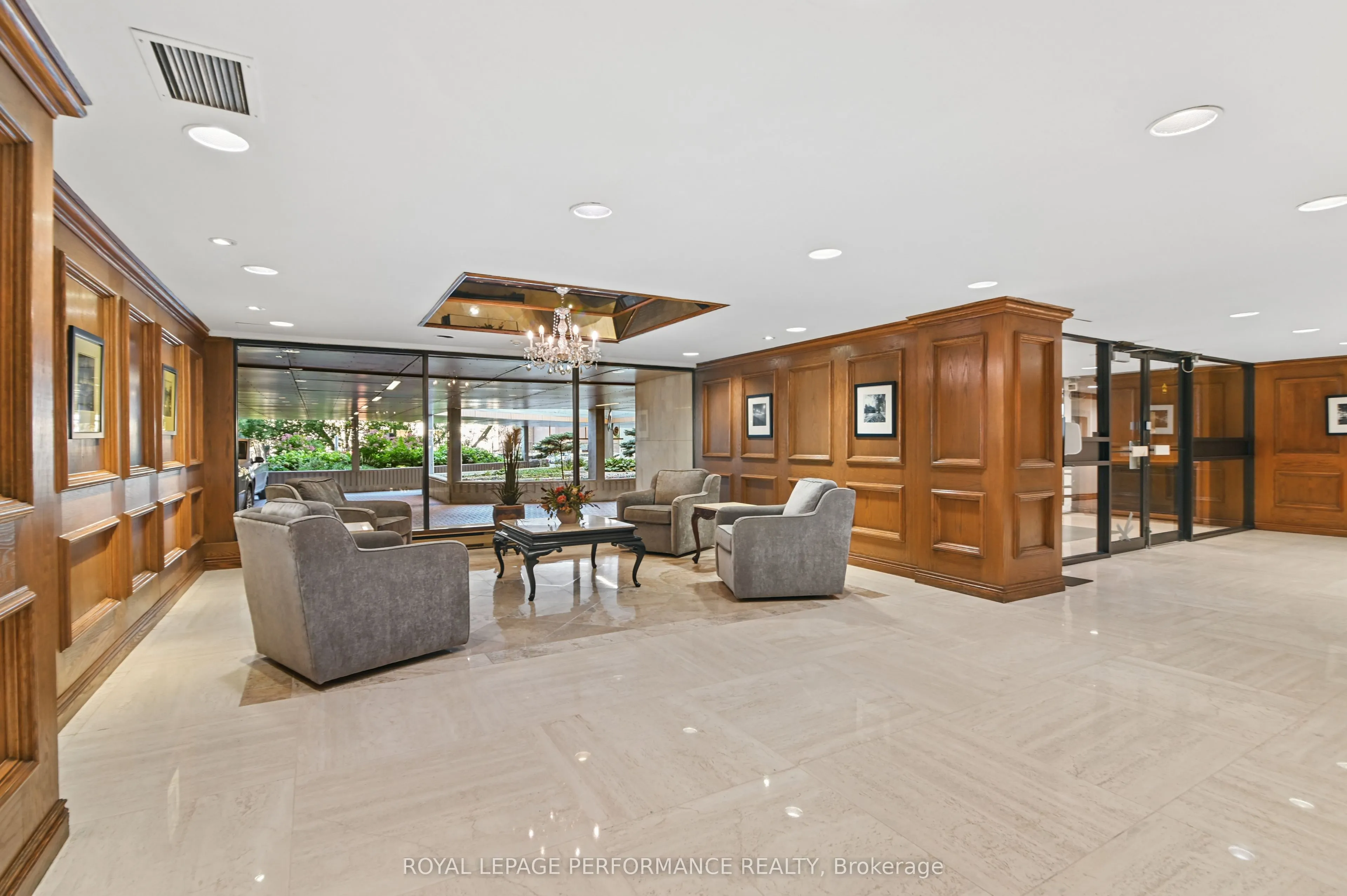530 Laurier Avenue W #2006