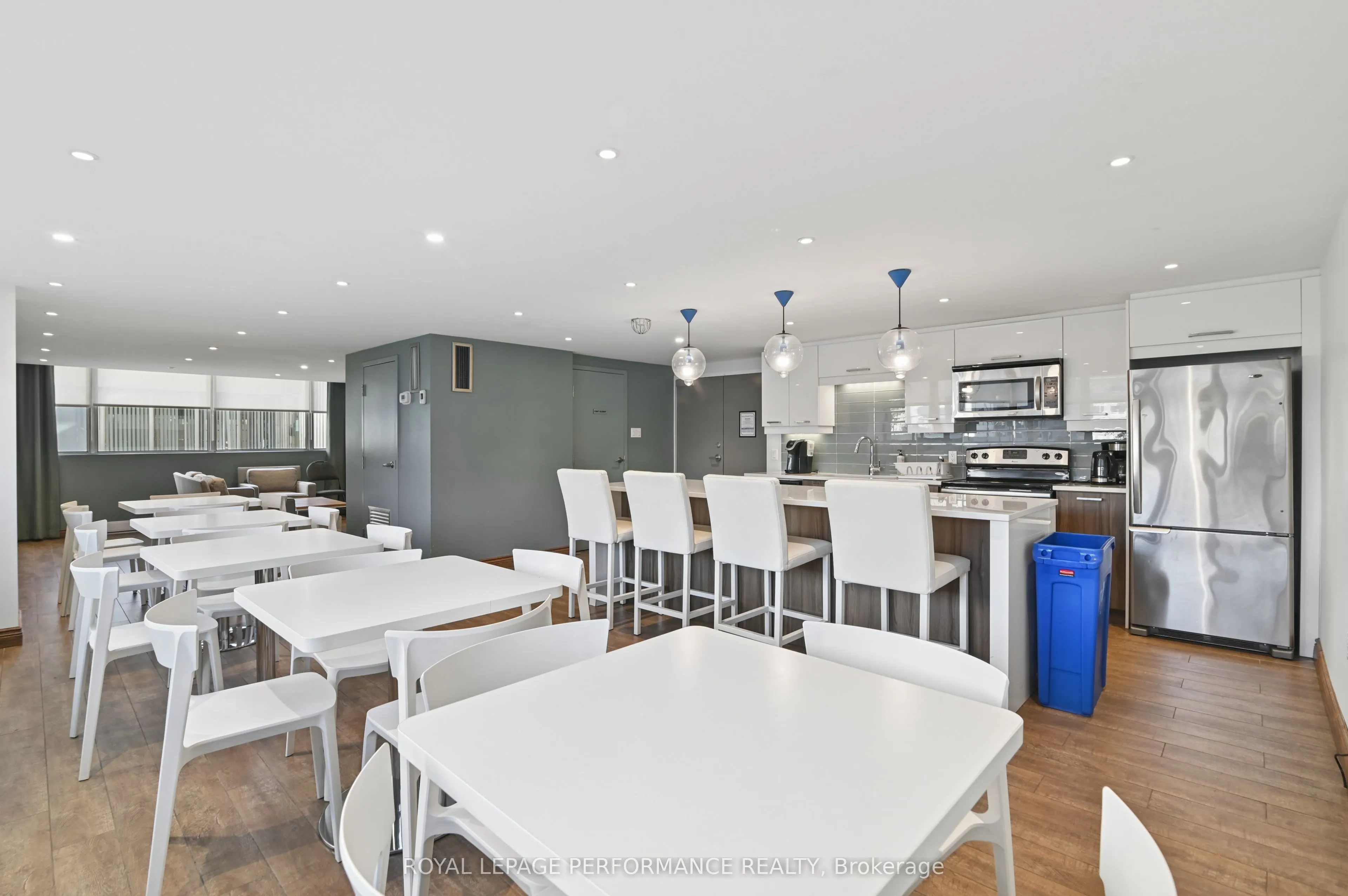 530 Laurier Avenue W #2006