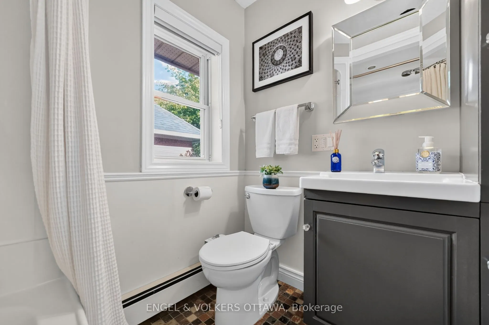 122 Renfrew Avenue