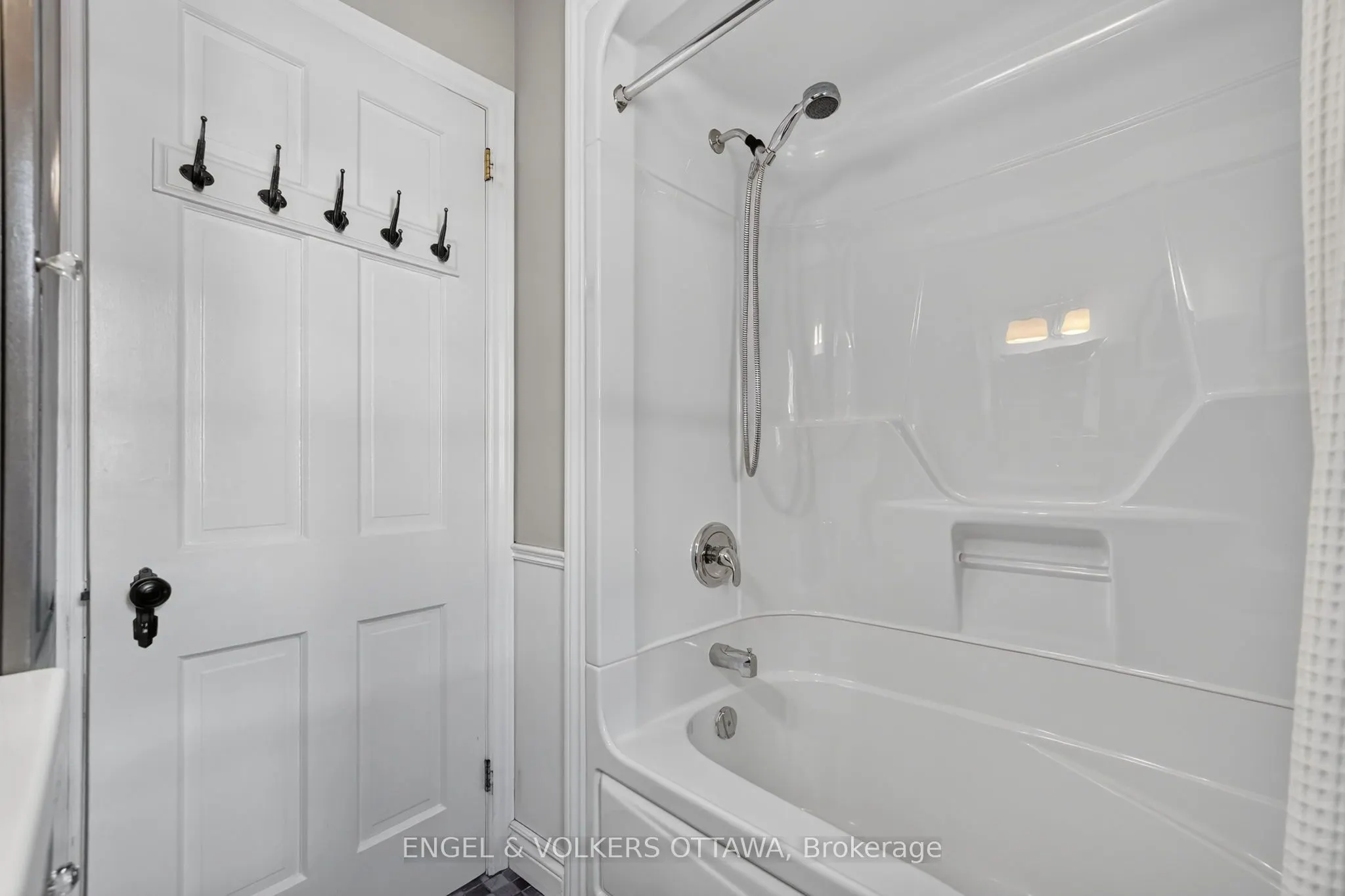 122 Renfrew Avenue