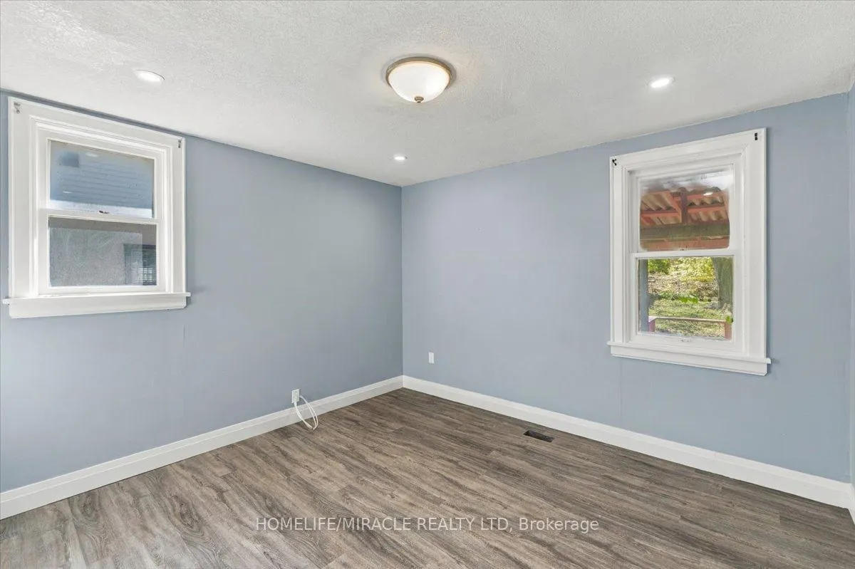 82 Norfolk Avenue