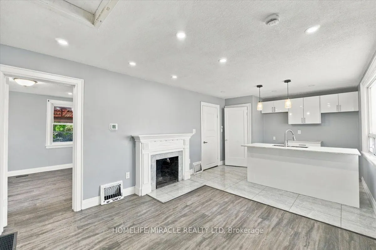 82 Norfolk Avenue