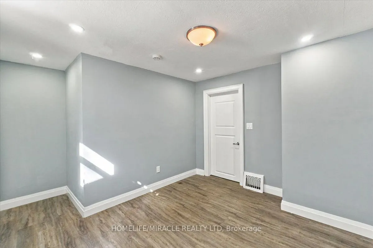 82 Norfolk Avenue