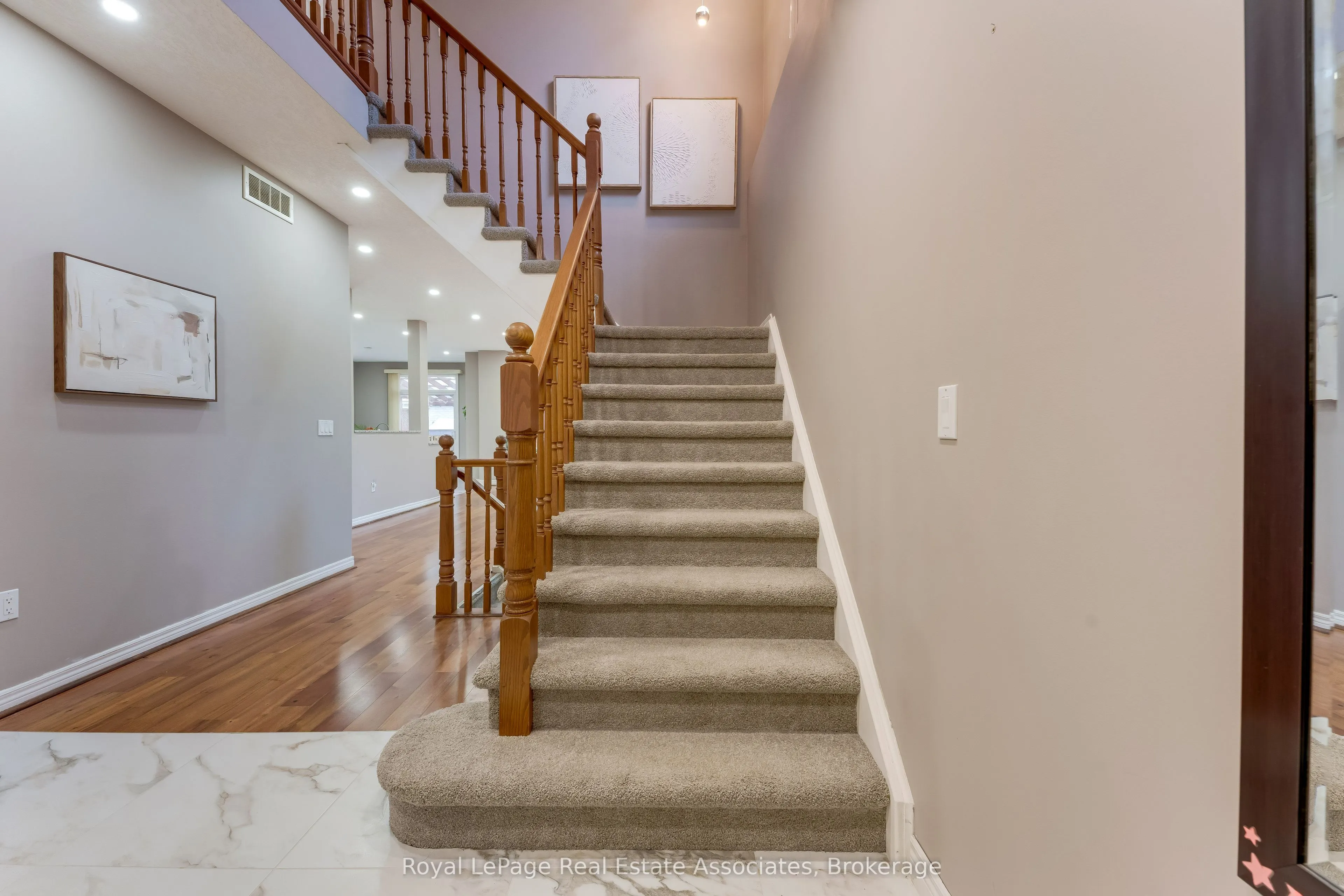 406 Sandy Cove Crescent