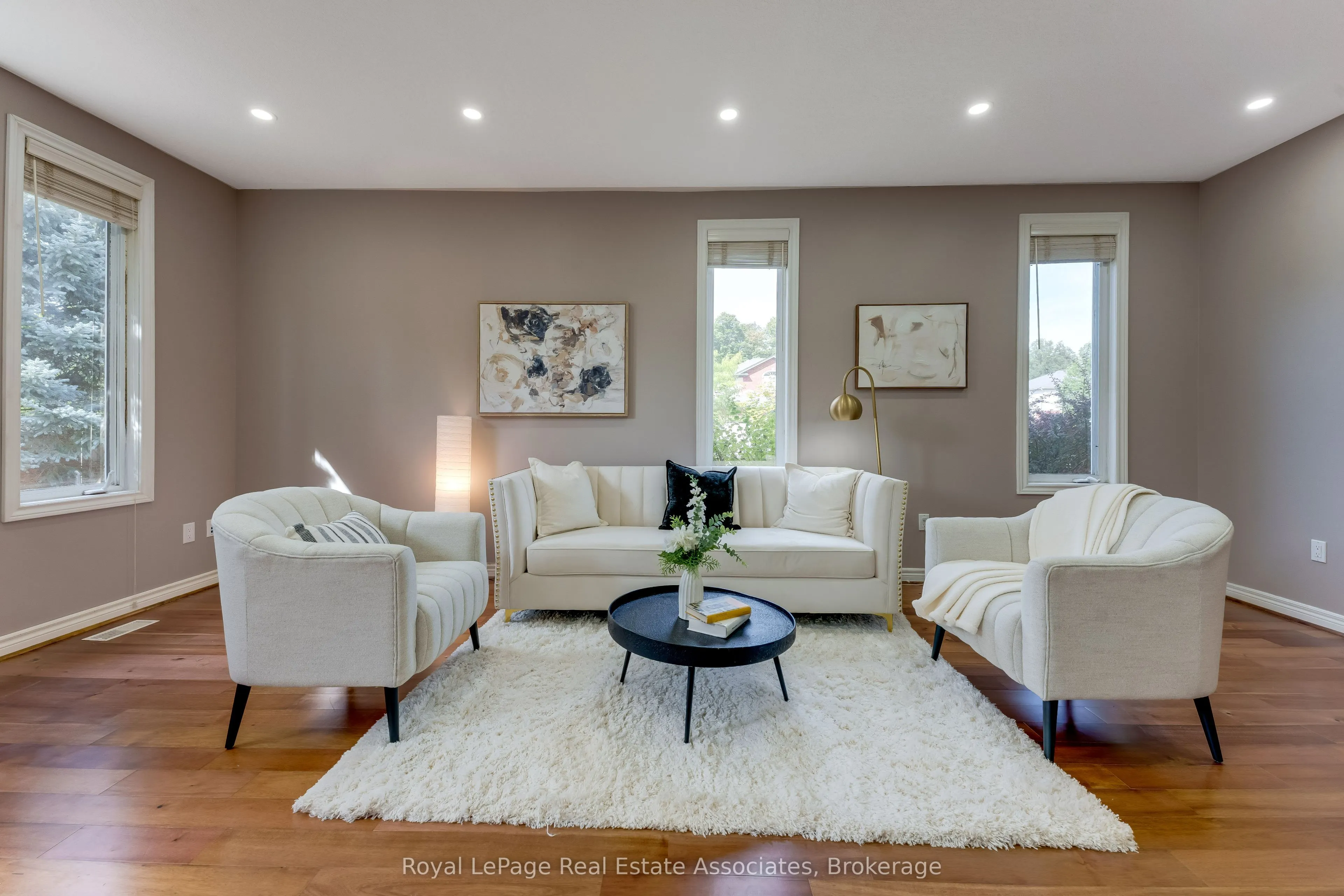 406 Sandy Cove Crescent