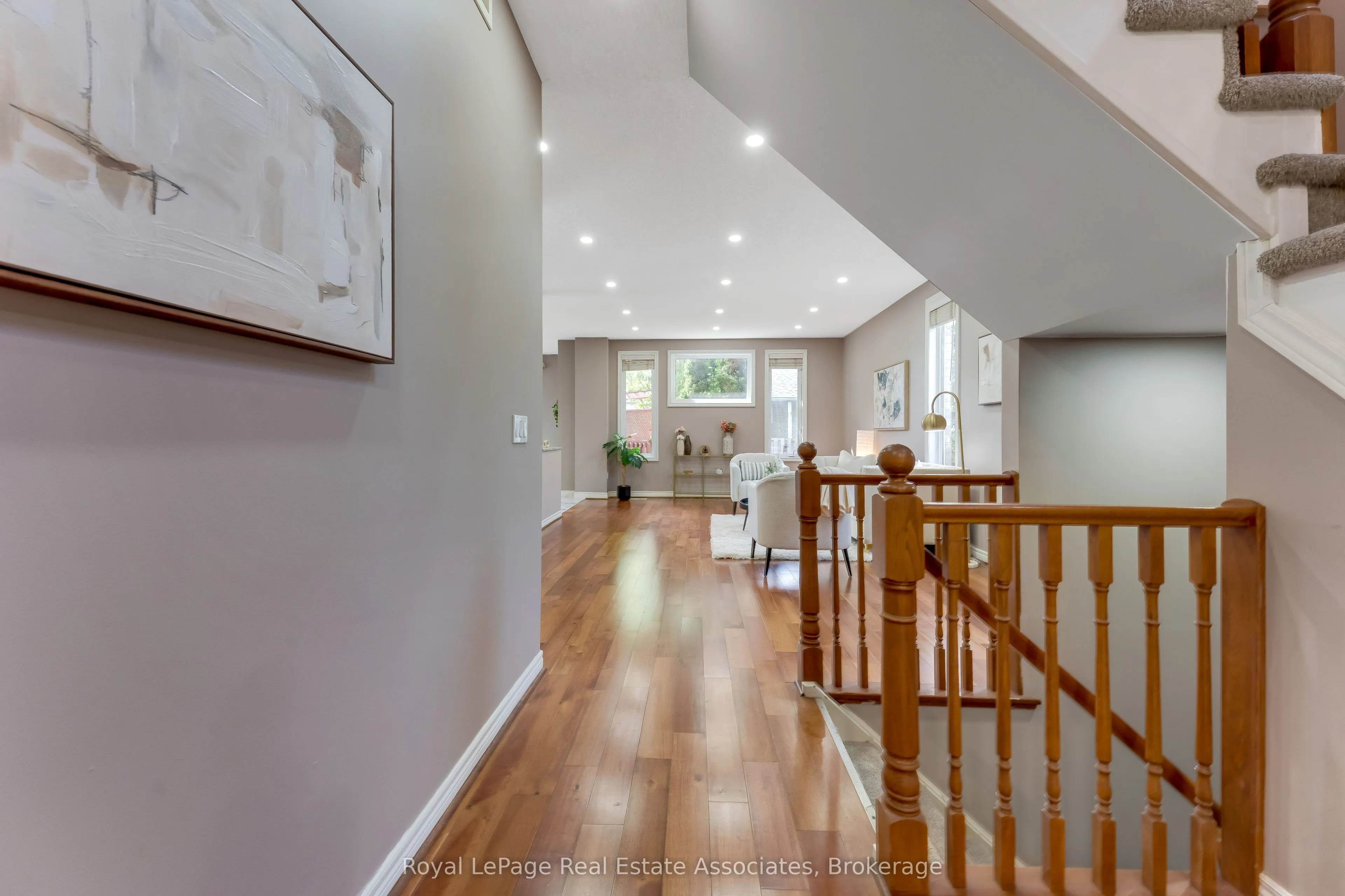 406 Sandy Cove Crescent