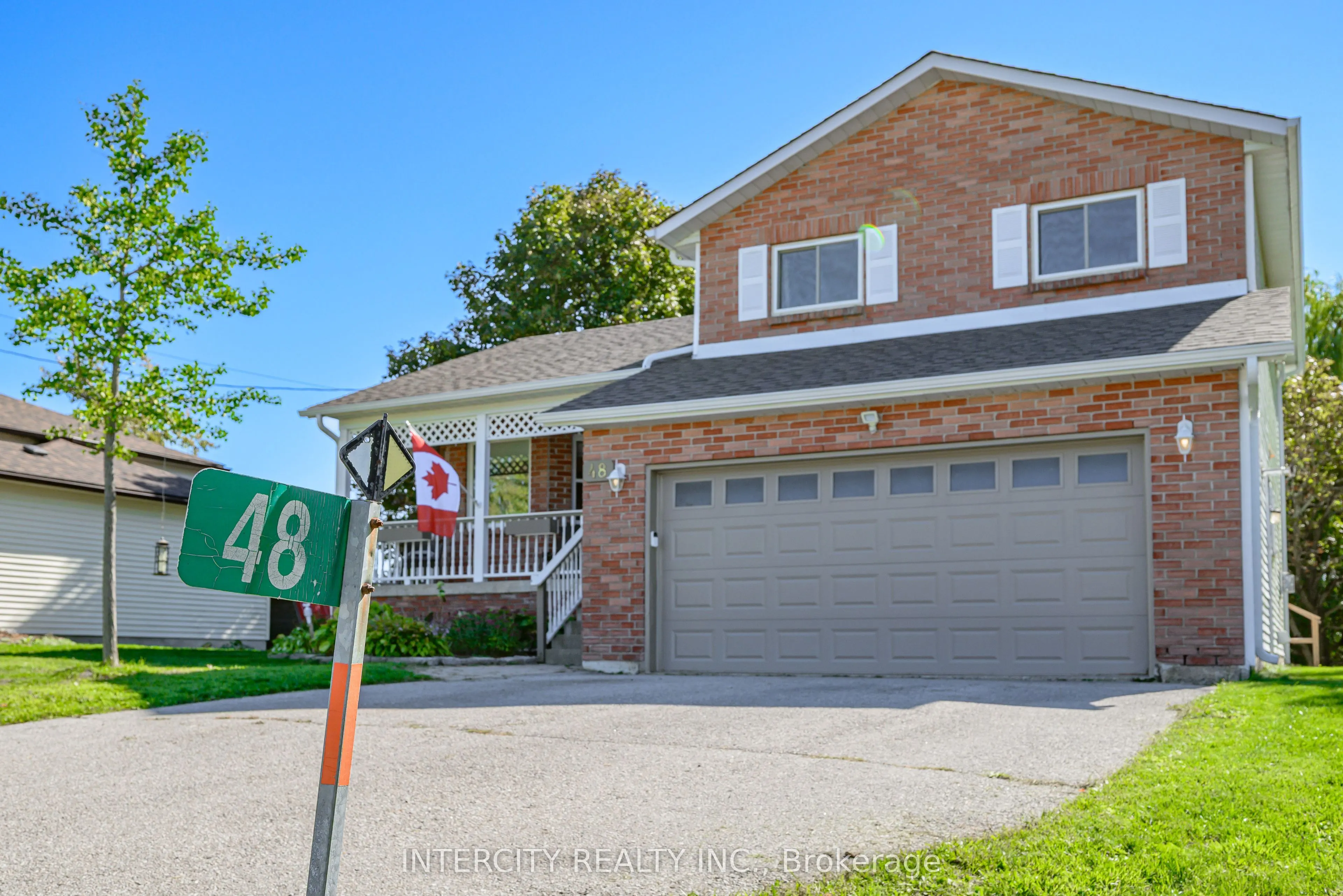 48 Champlain Boulevard