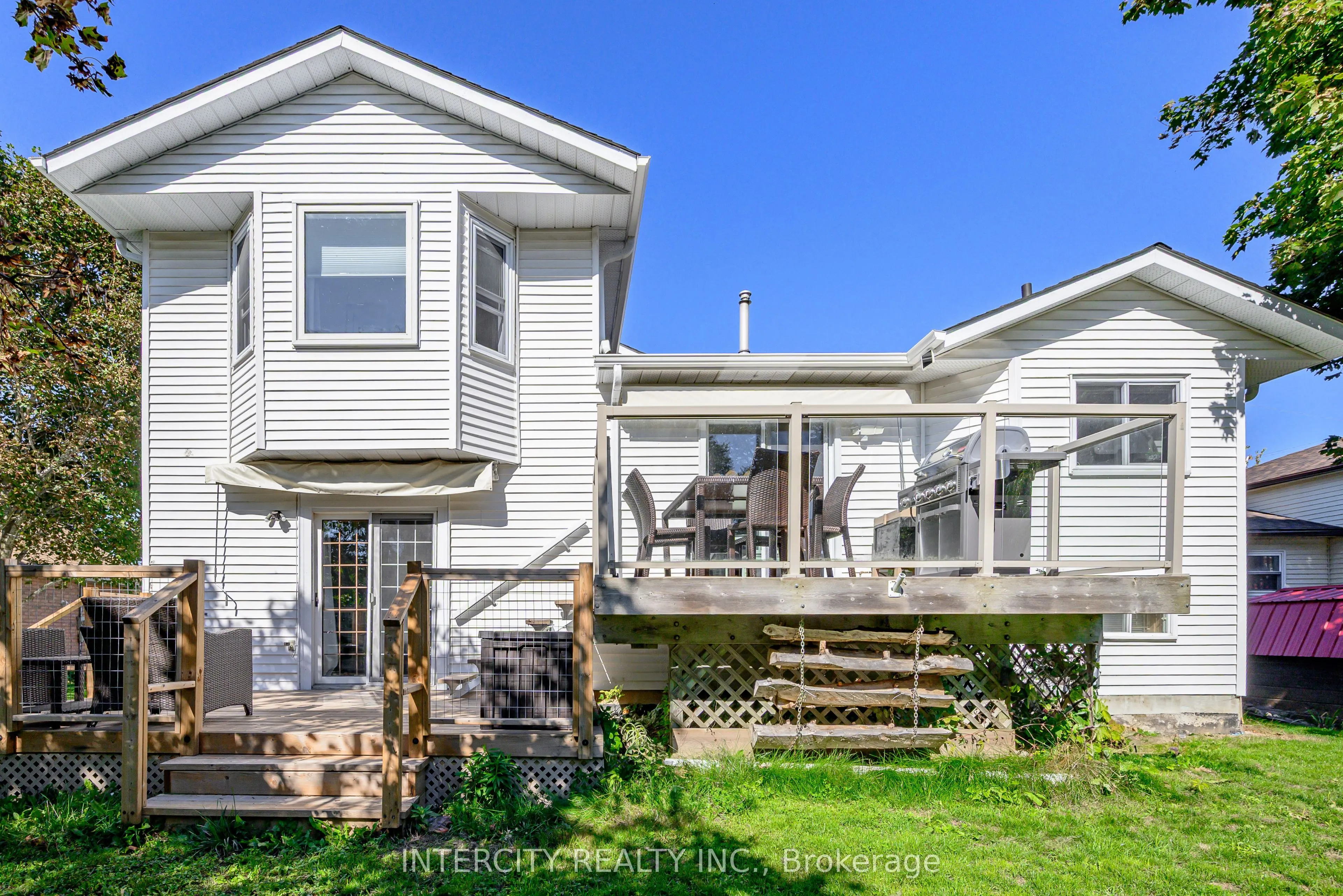 48 Champlain Boulevard