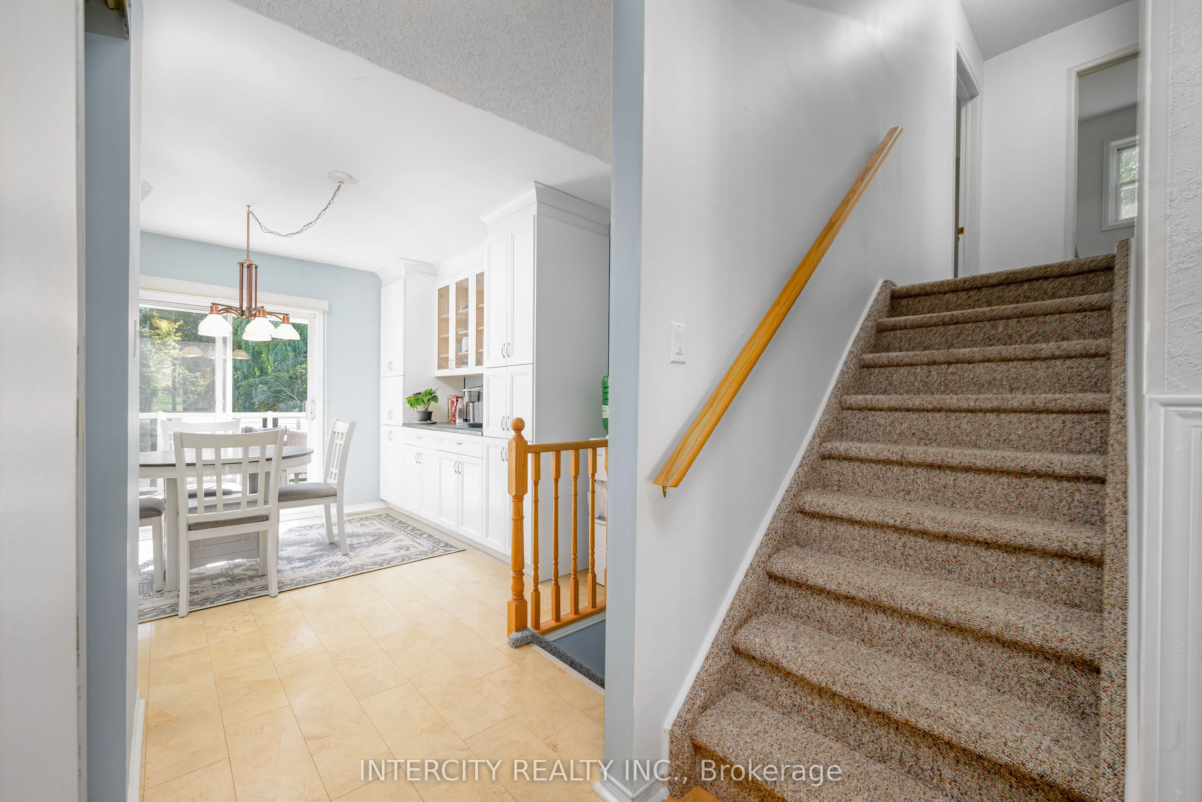 48 Champlain Boulevard