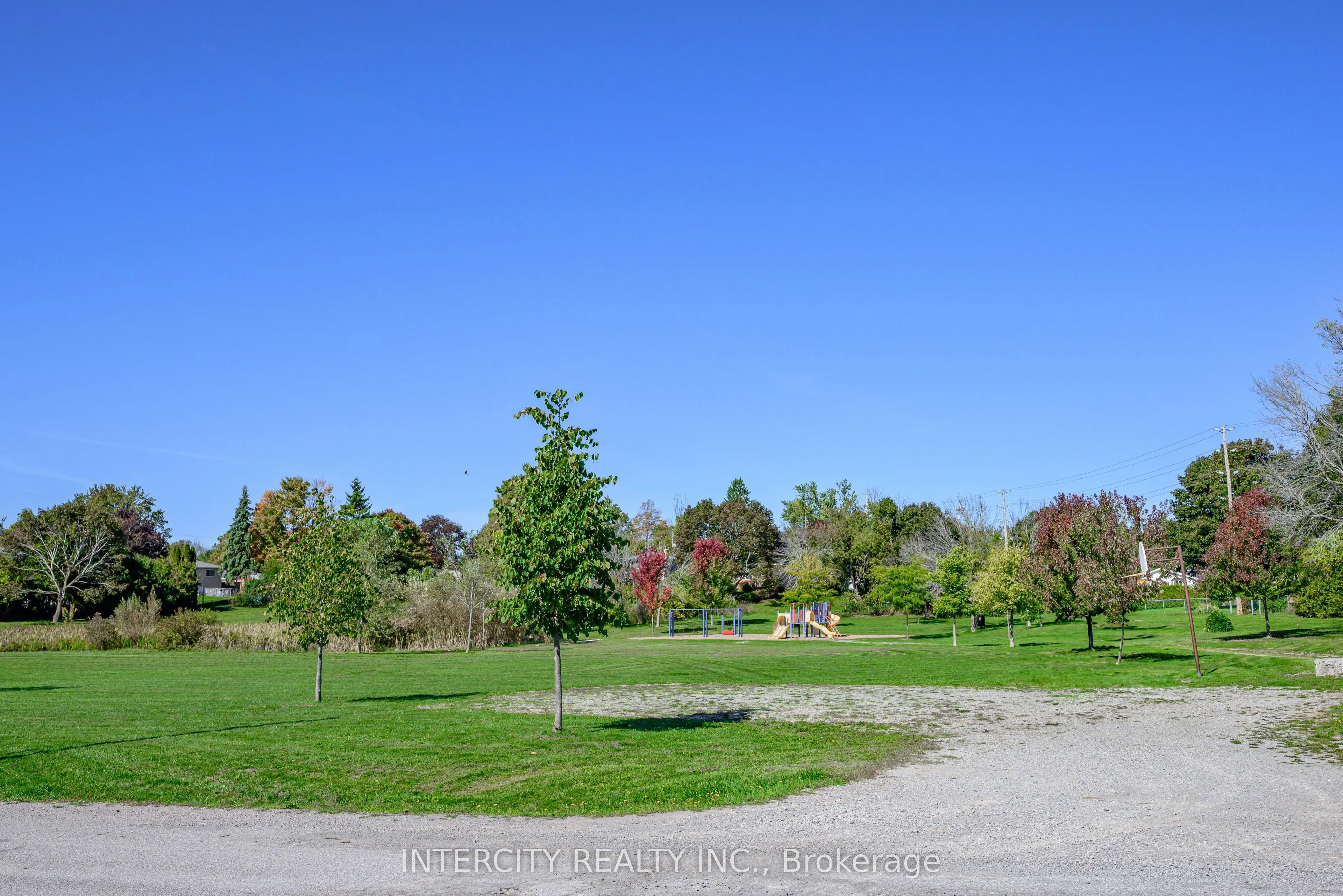 48 Champlain Boulevard
