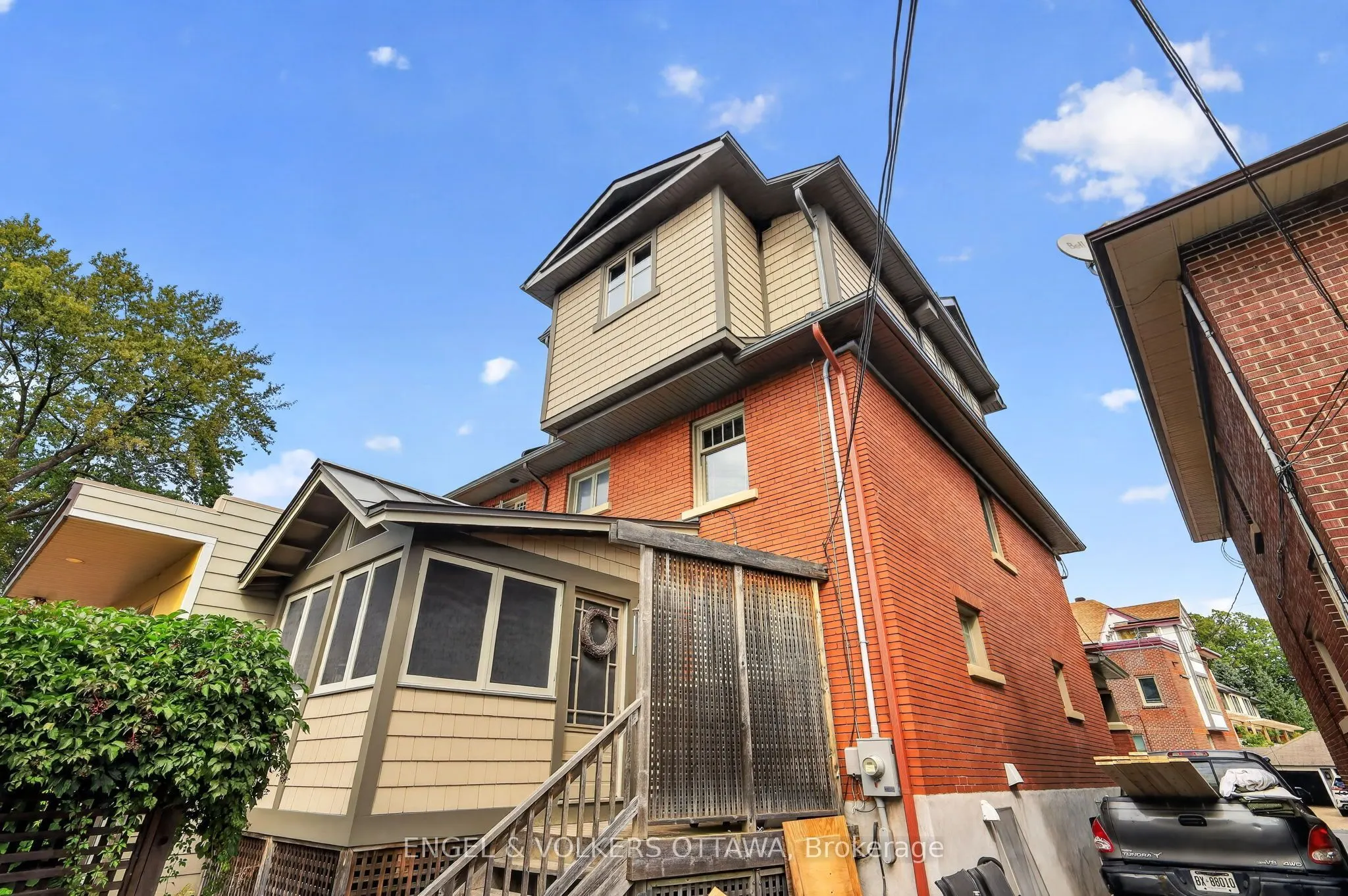 56 Willard Street