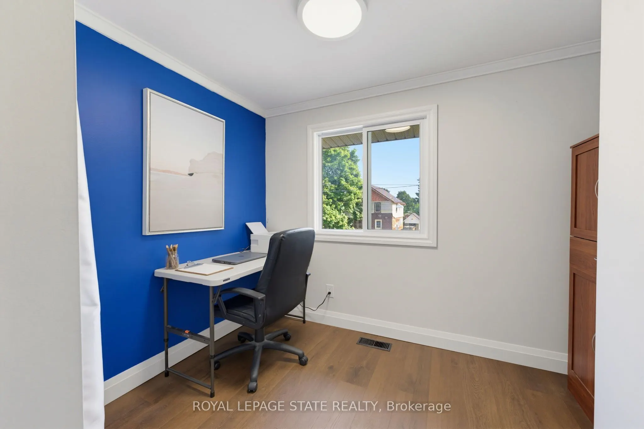 15 Seneca Street S #15