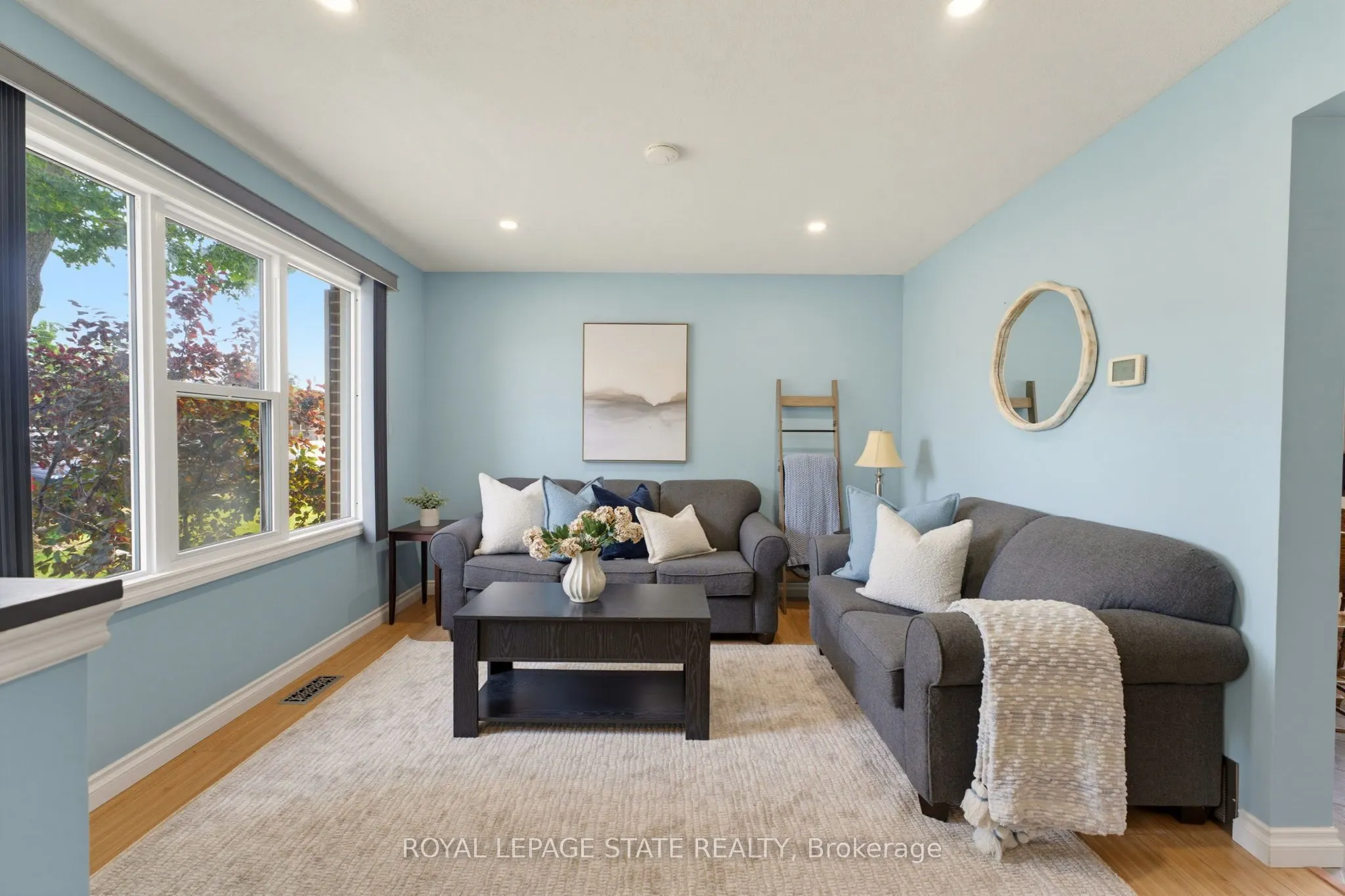 15 Seneca Street S #15