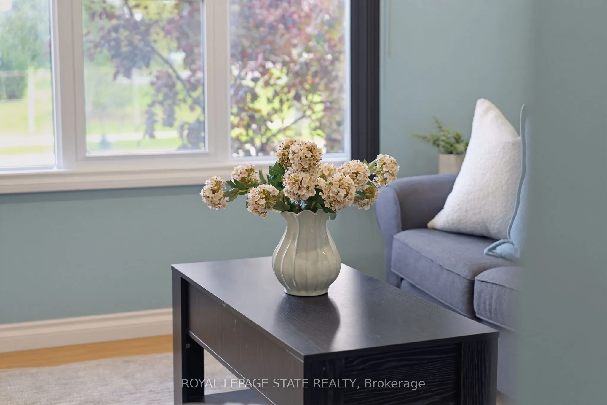 15 Seneca Street S #15