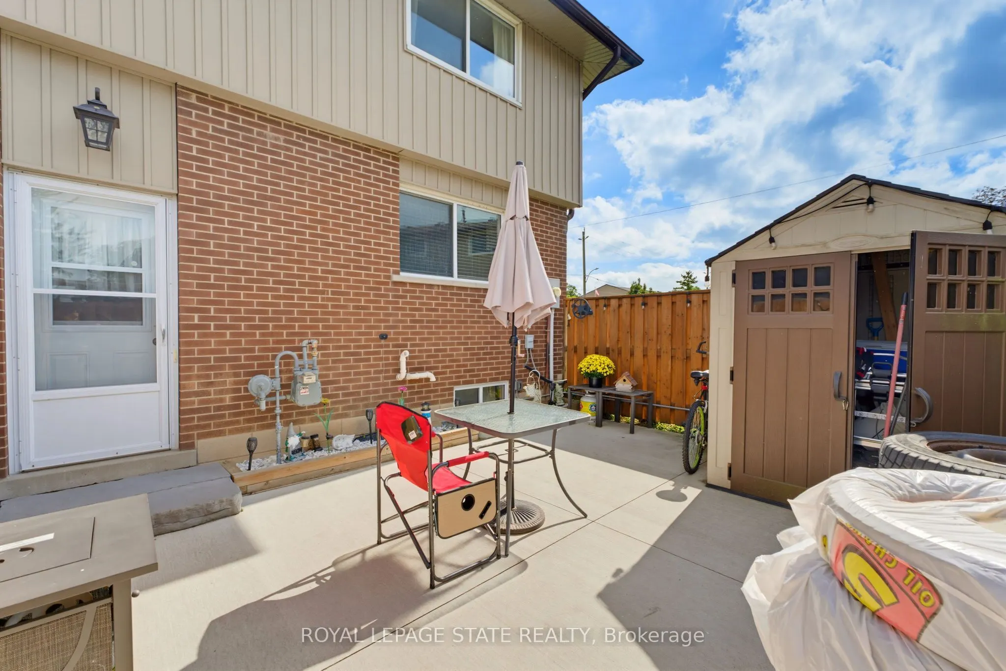 15 Seneca Street S #15
