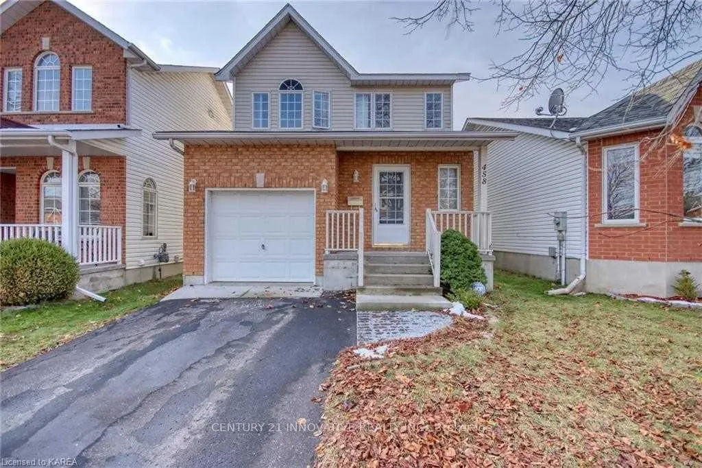 458 Freeman Crescent E