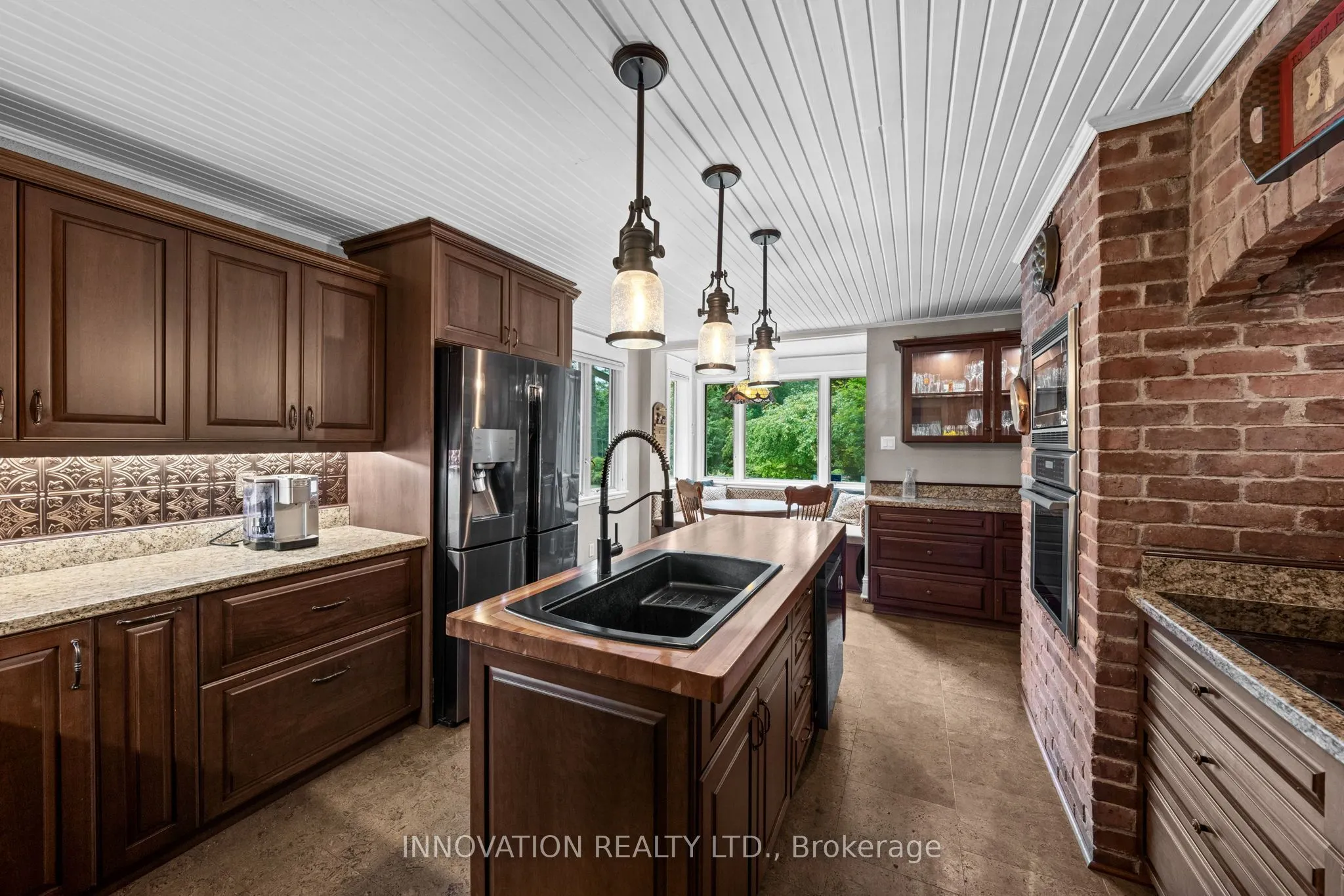594 Rae Road
