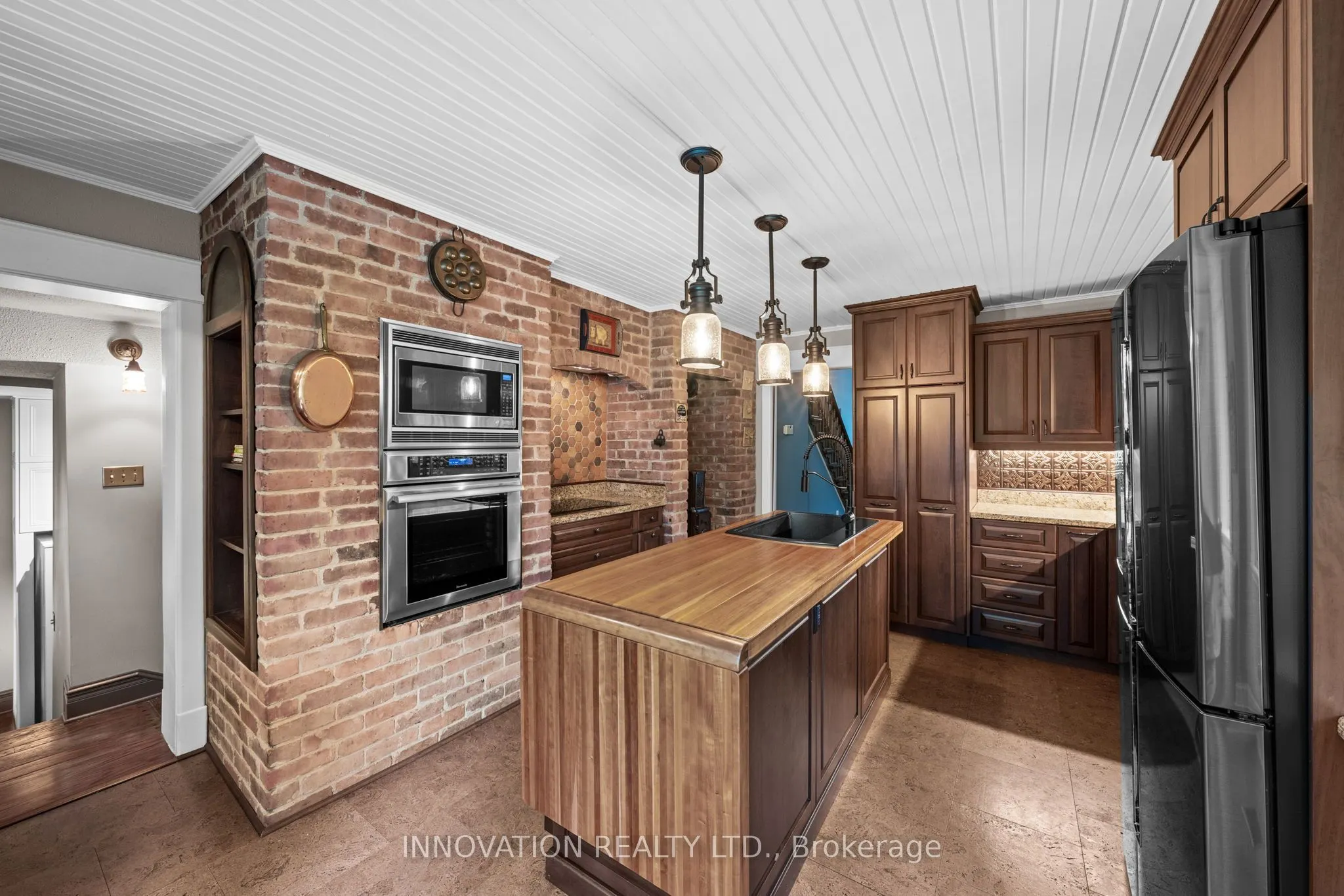 594 Rae Road