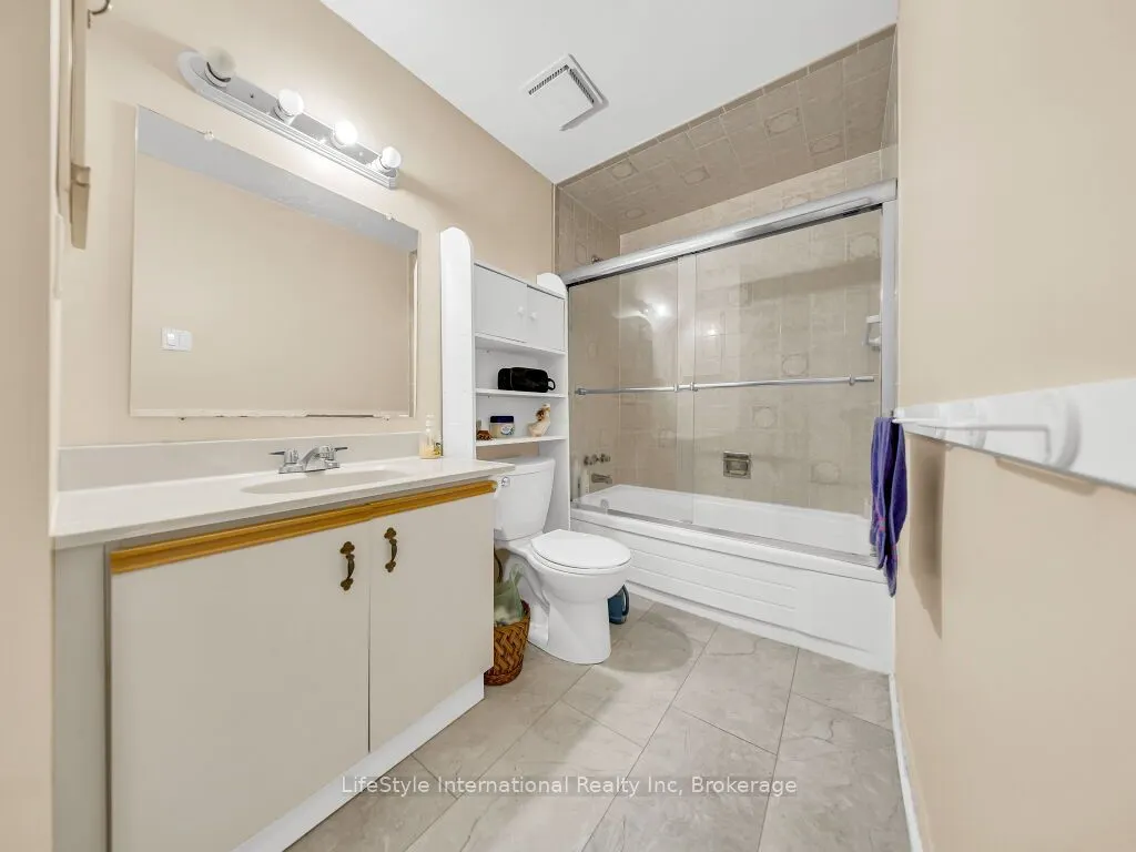 375 Holiday Inn Drive #35