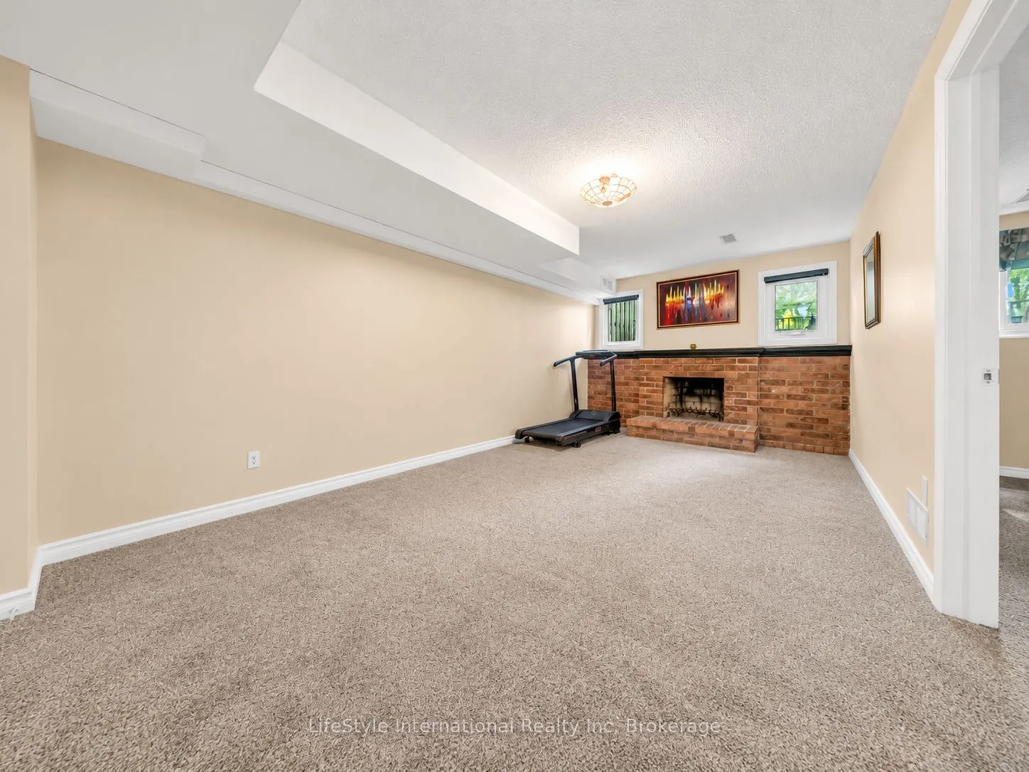 375 Holiday Inn Drive #35