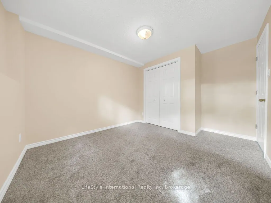 375 Holiday Inn Drive #35