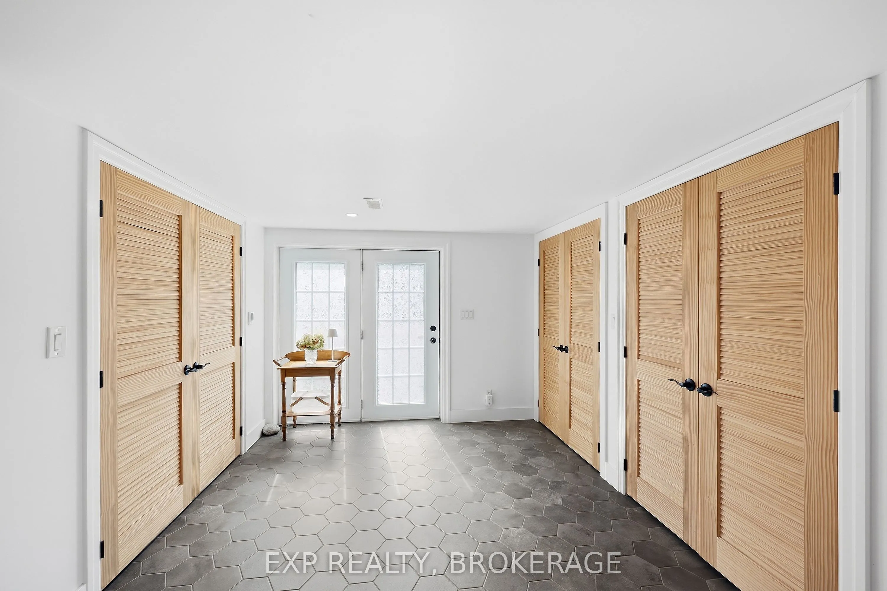 2114 Hambly Lane