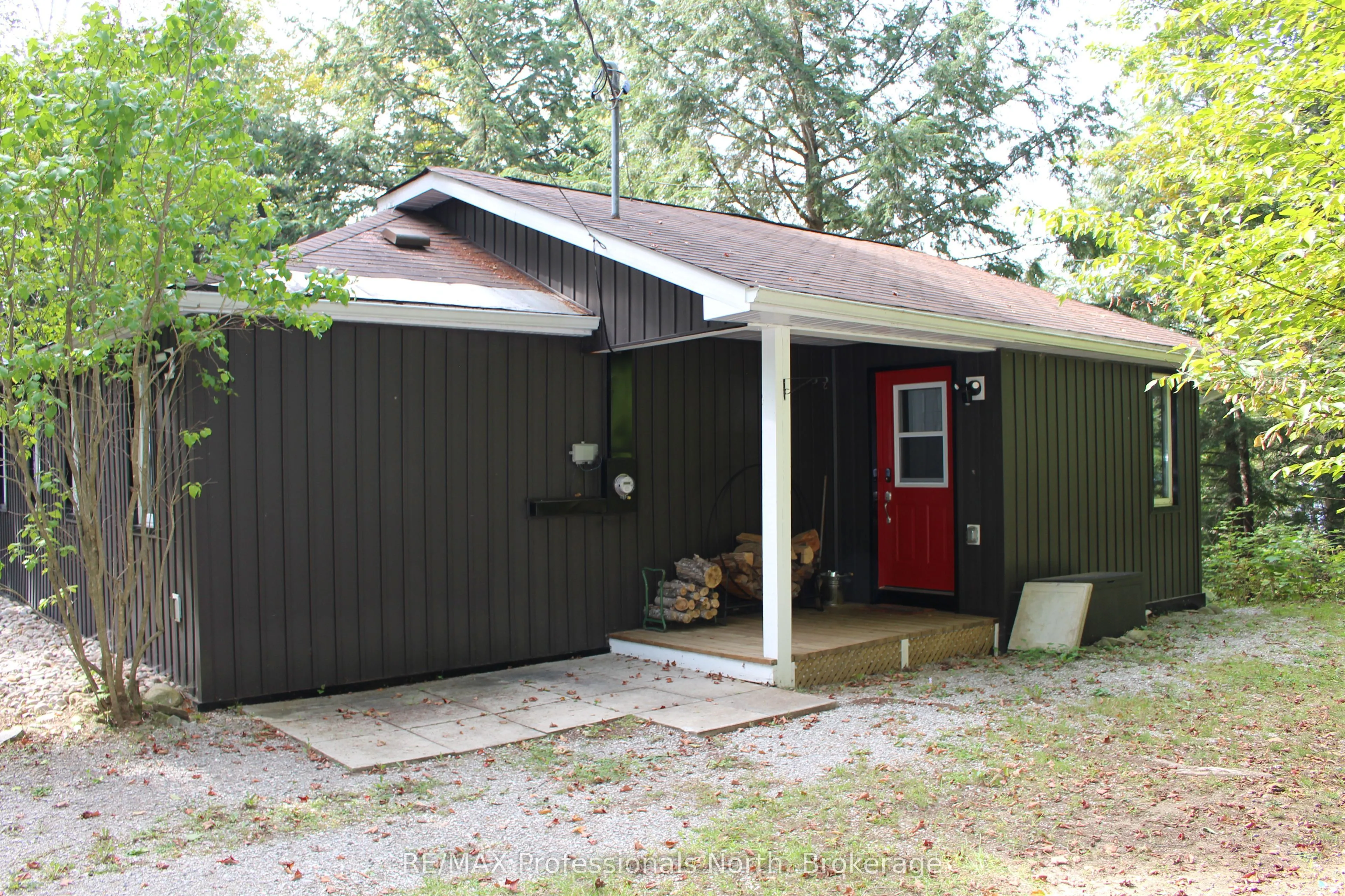 1813 Kashagawigamog Lake Road