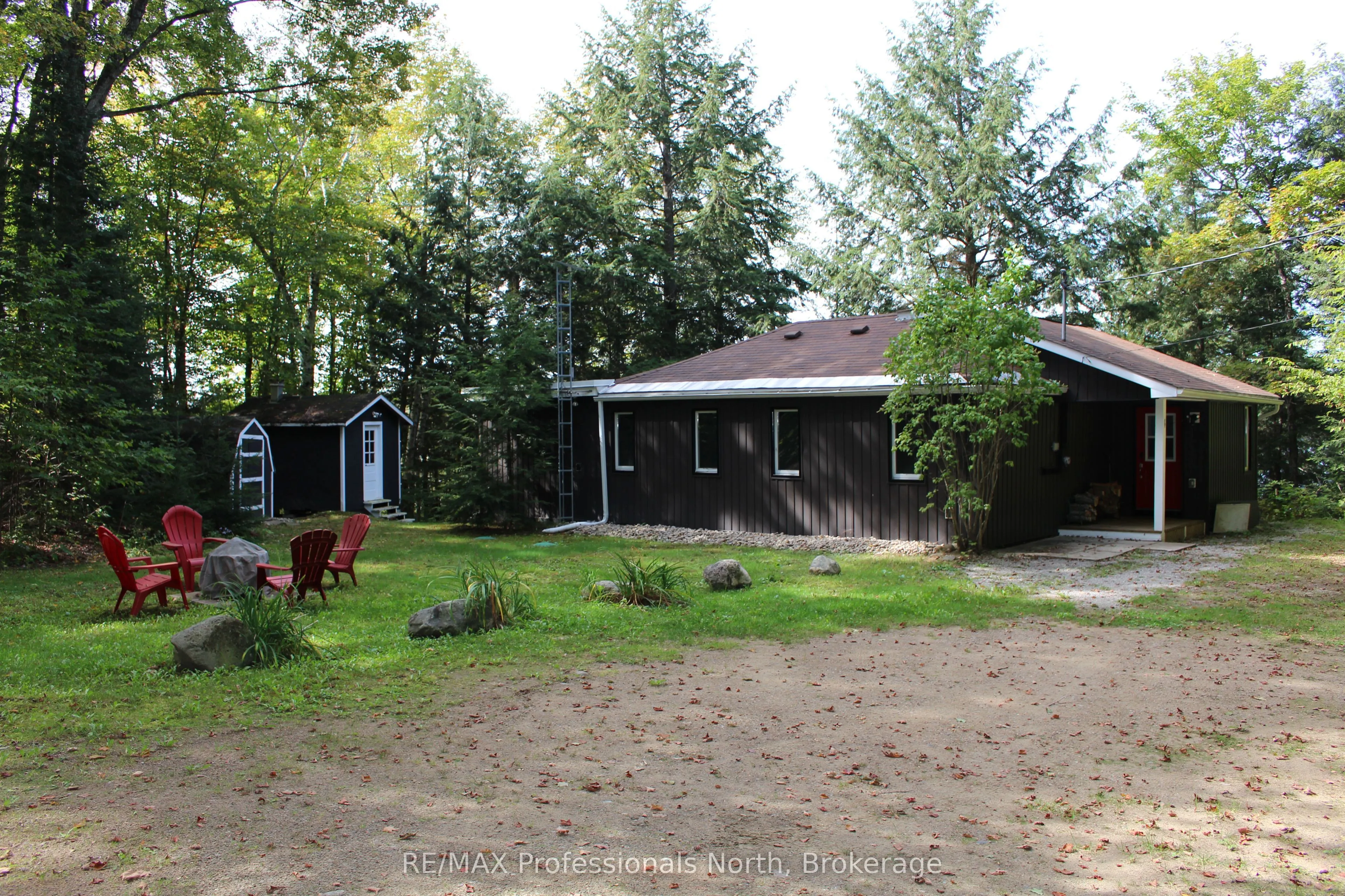 1813 Kashagawigamog Lake Road