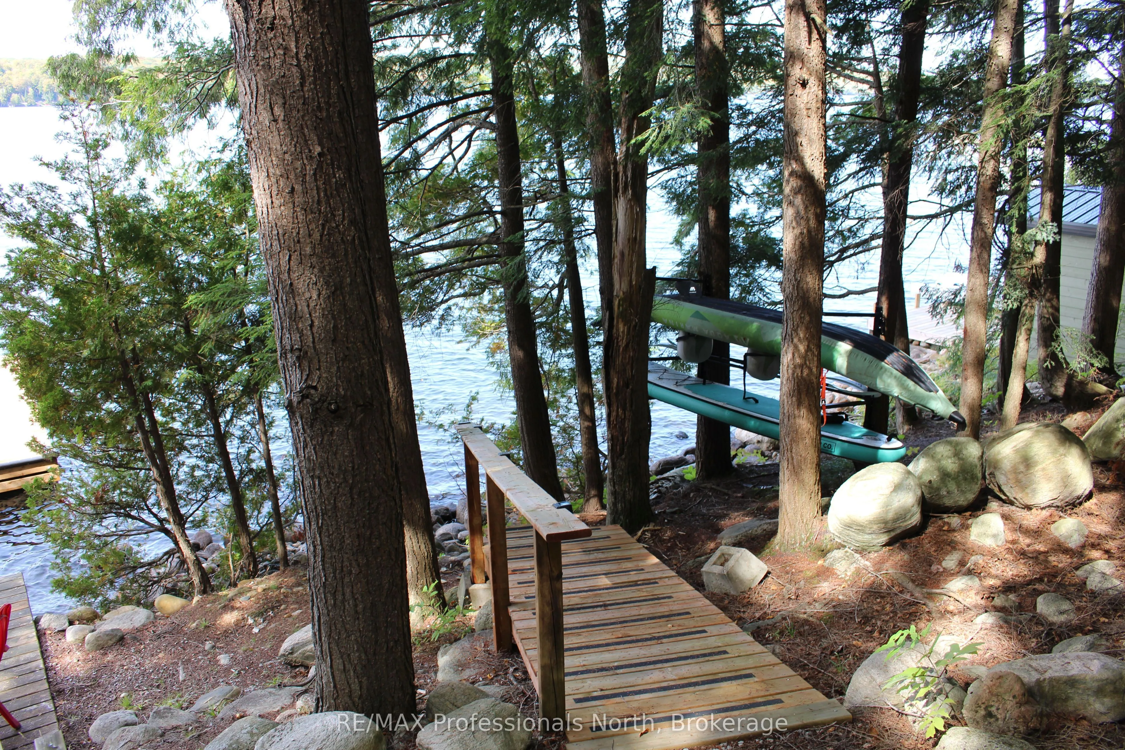1813 Kashagawigamog Lake Road