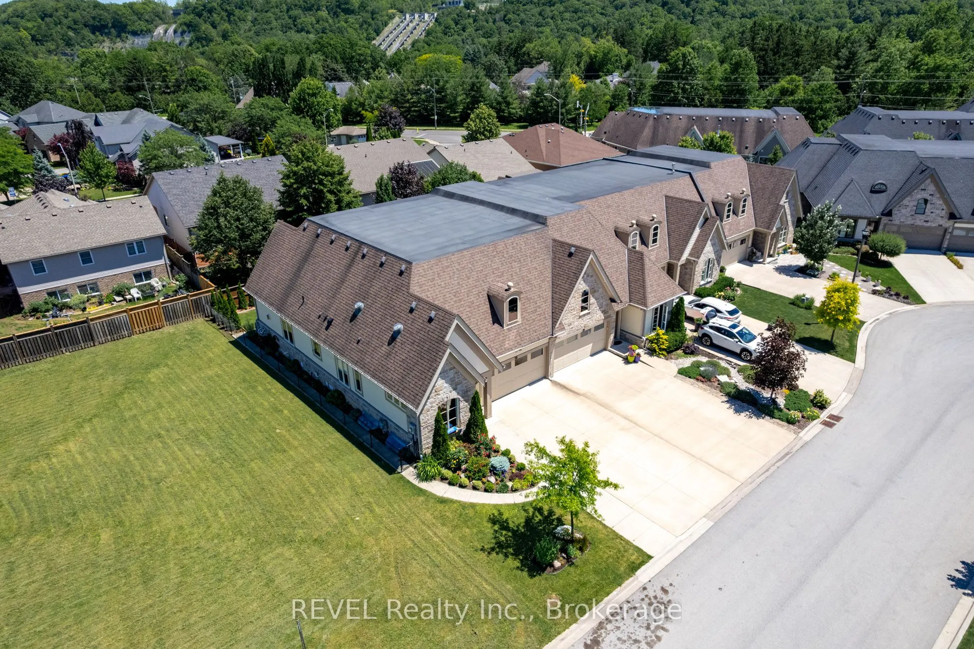 19 Francesco Crescent