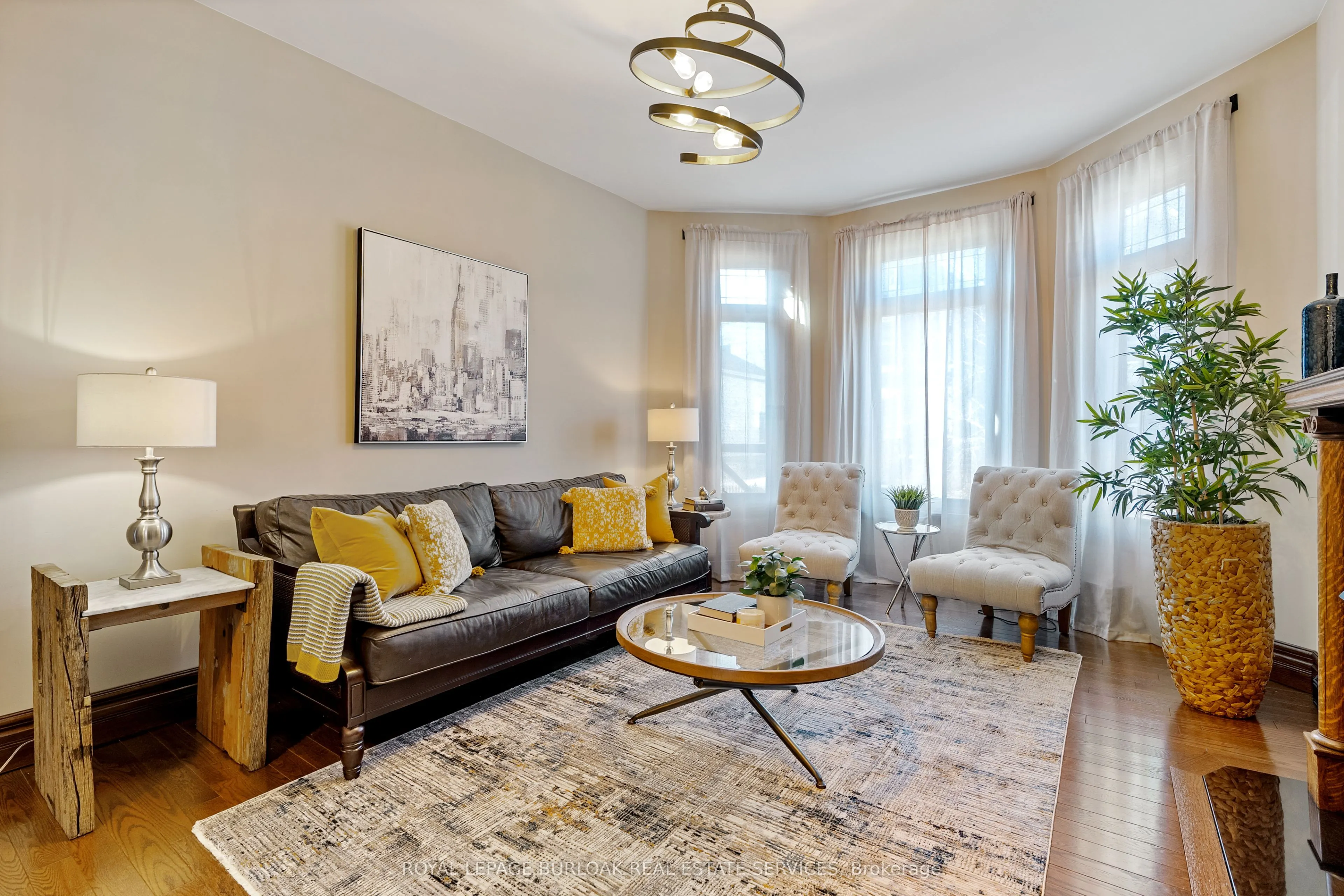 107 Catharine Street S #Main Floor