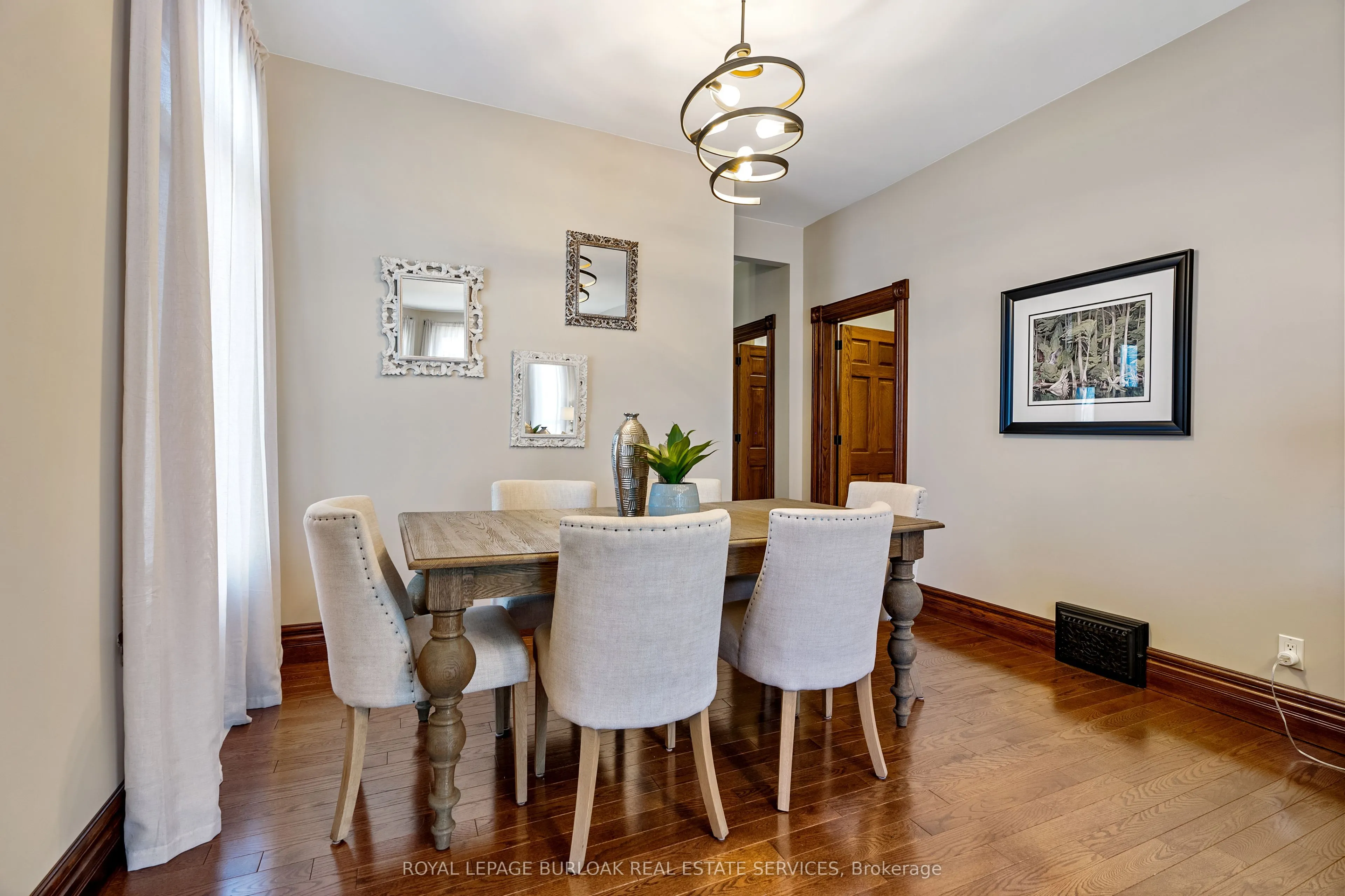 107 Catharine Street S #Main Floor