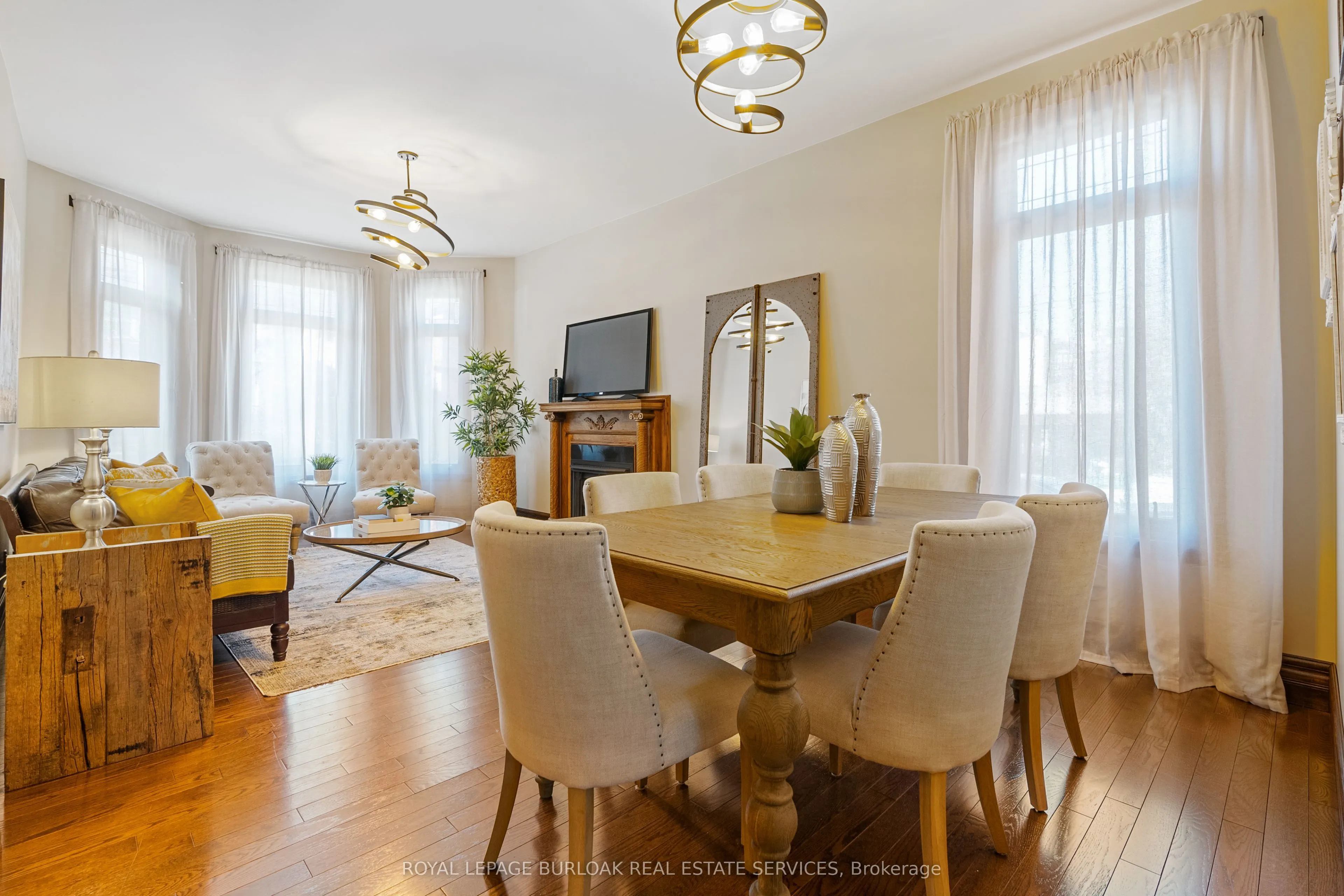 107 Catharine Street S #Main Floor