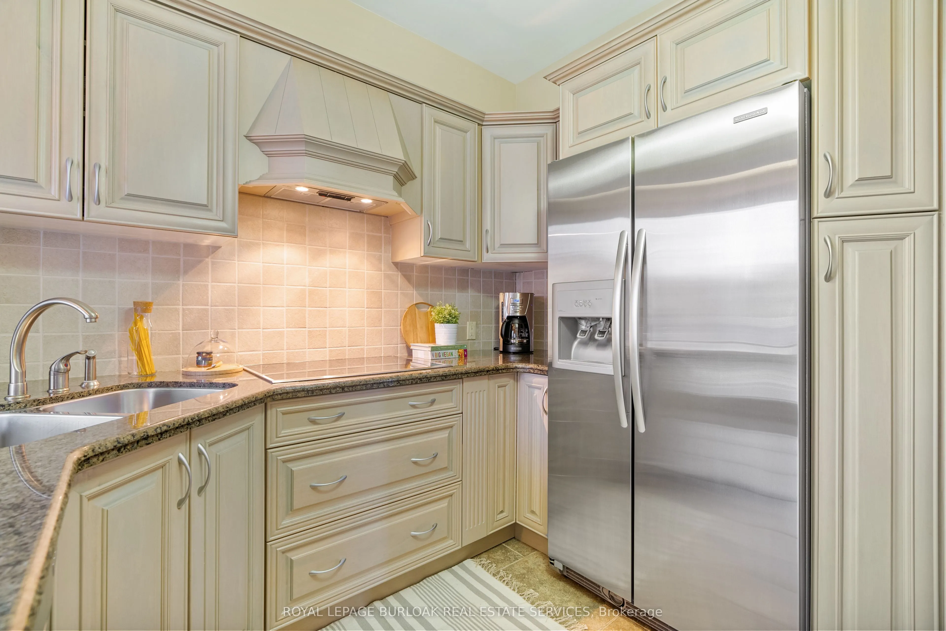 107 Catharine Street S #Main Floor