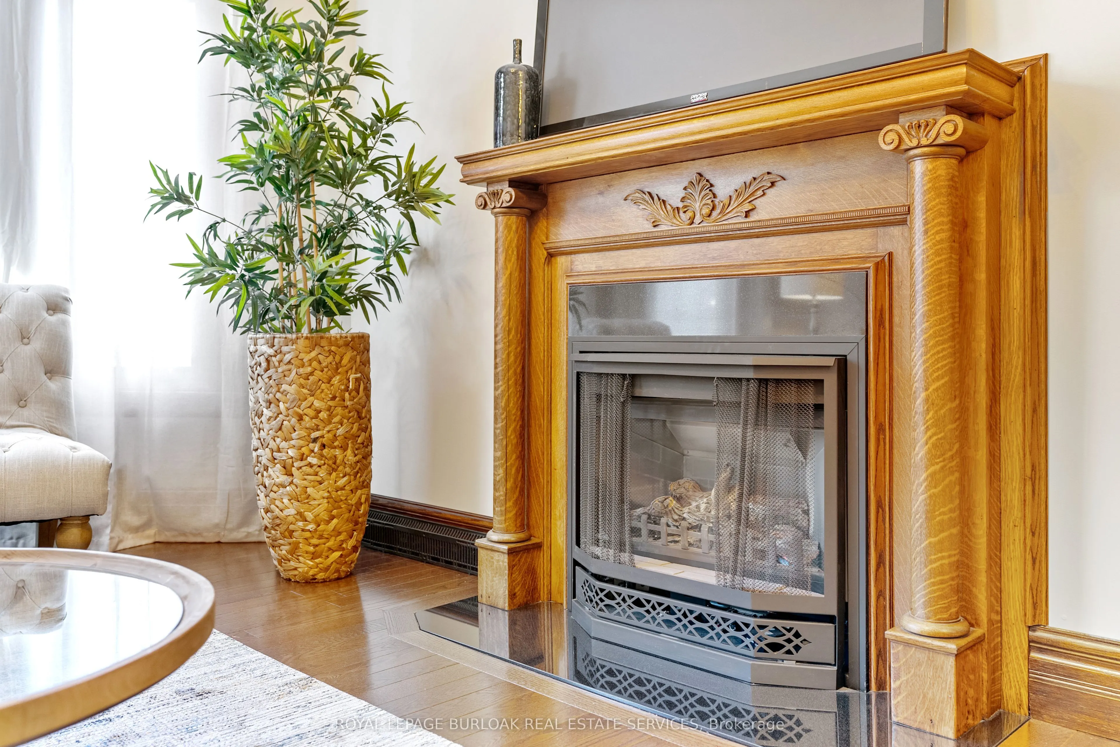107 Catharine Street S #Main Floor
