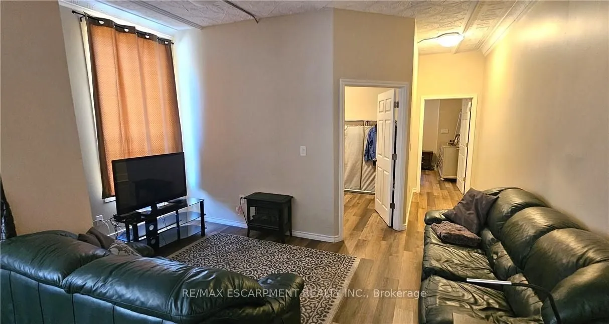 74 Locke Street N