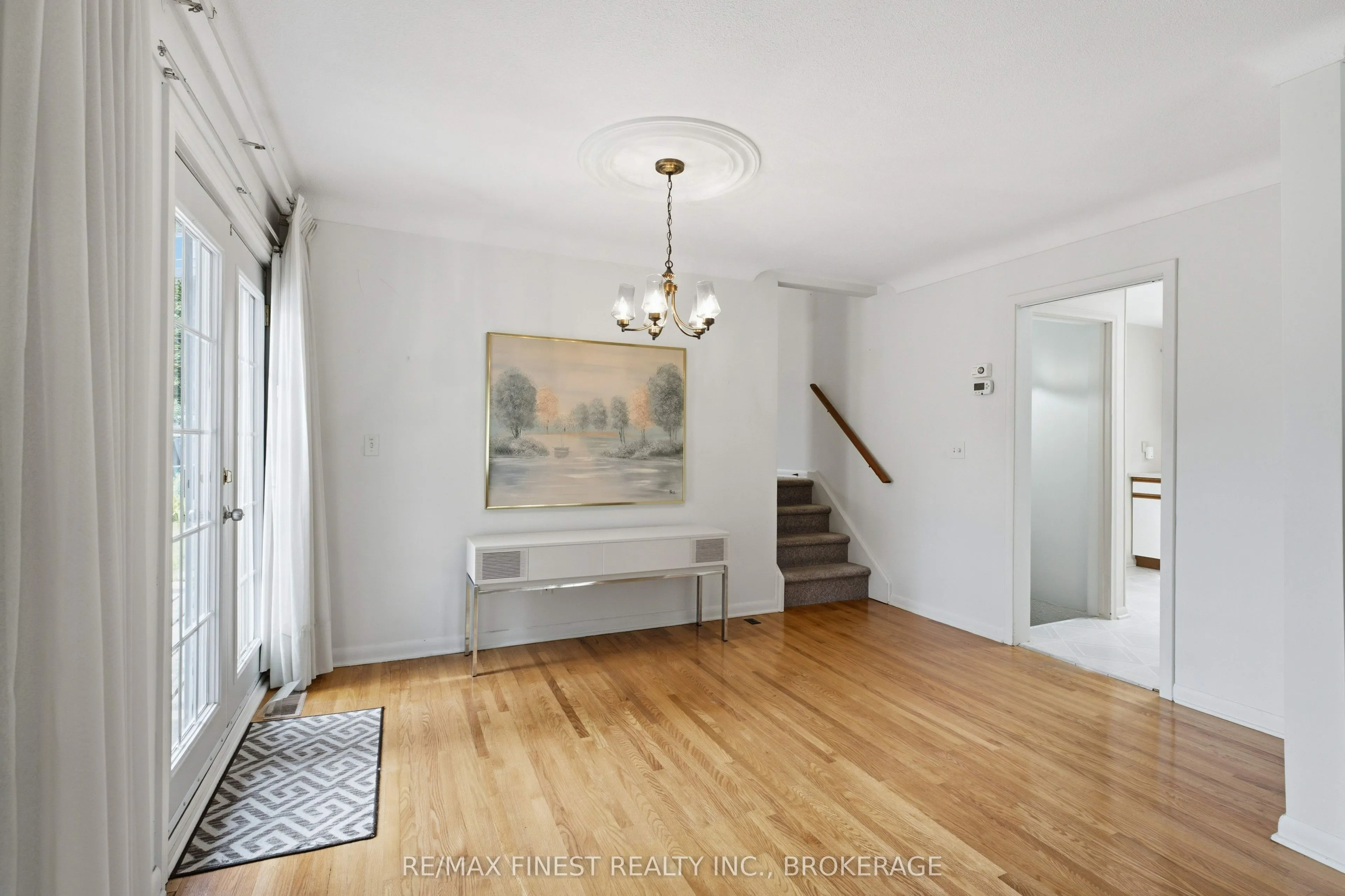 746 Laidlaw Crescent