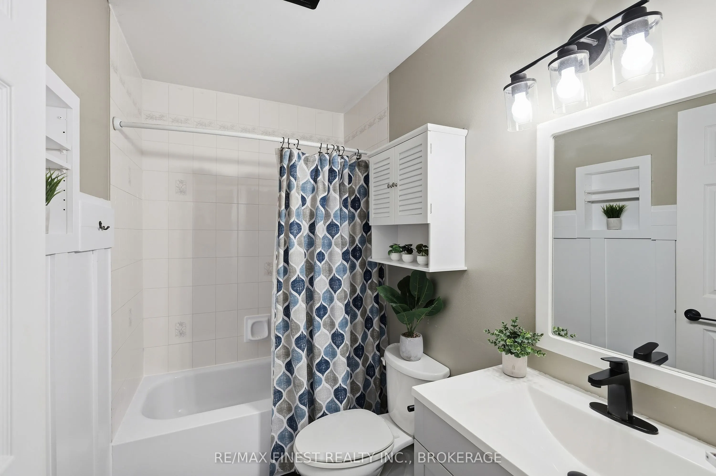 1377 BRACKENWOOD Crescent