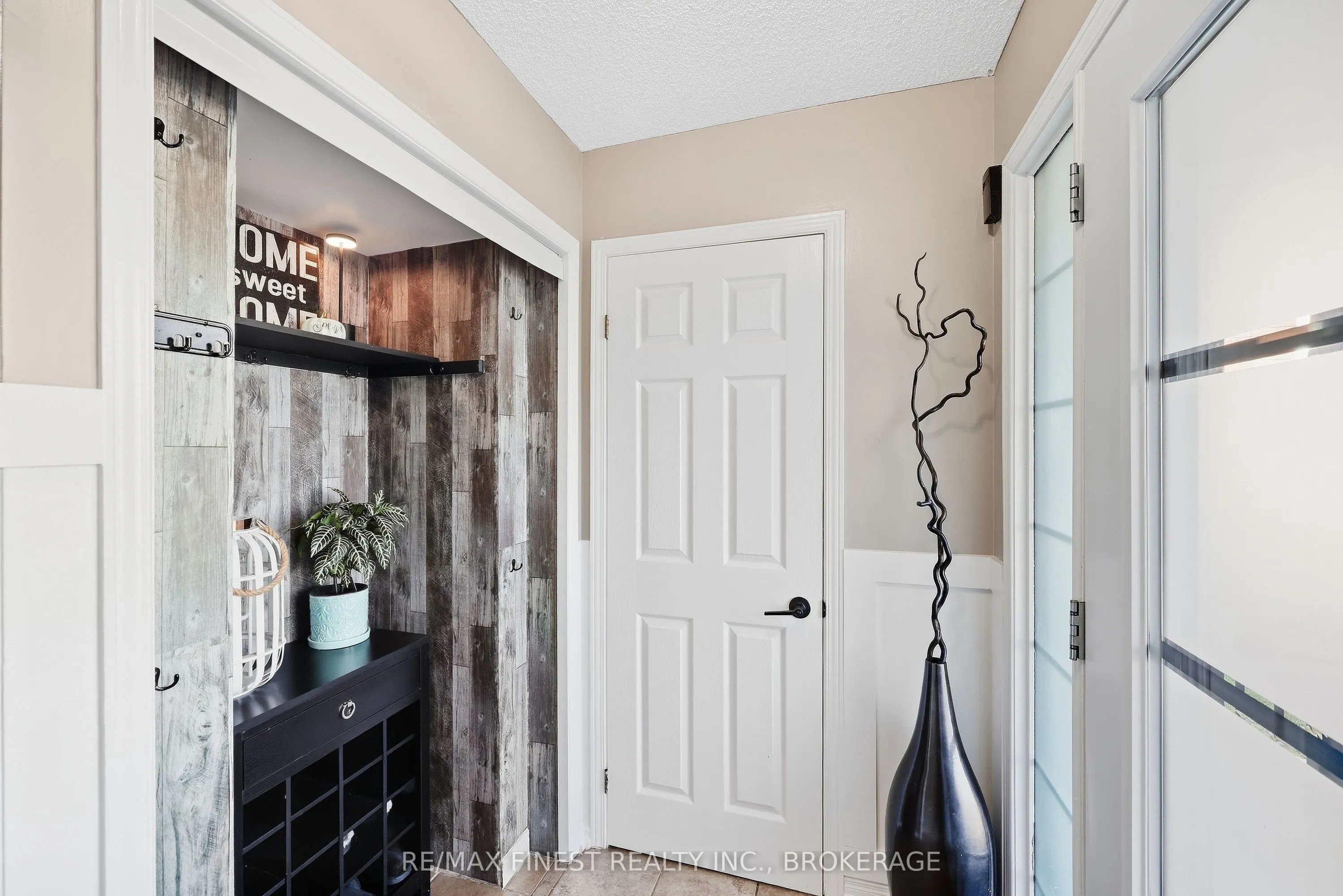 1377 BRACKENWOOD Crescent